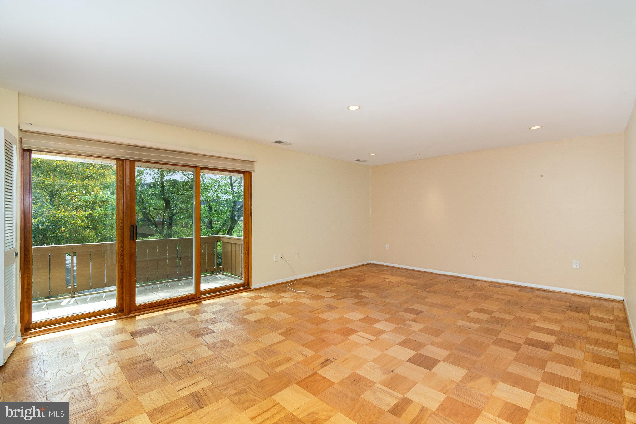 ROLAND PARK - Residential