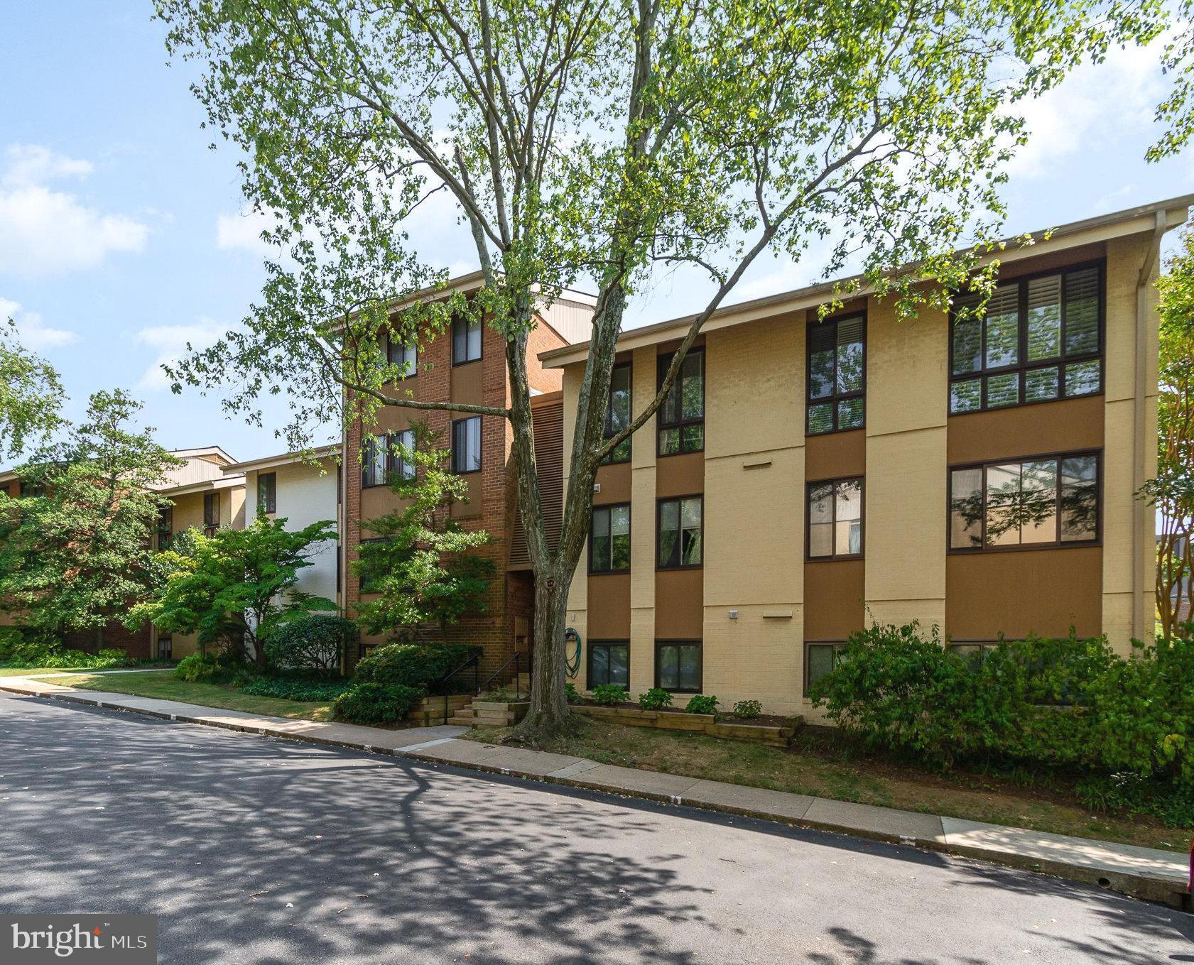 ROLAND PARK - Residential