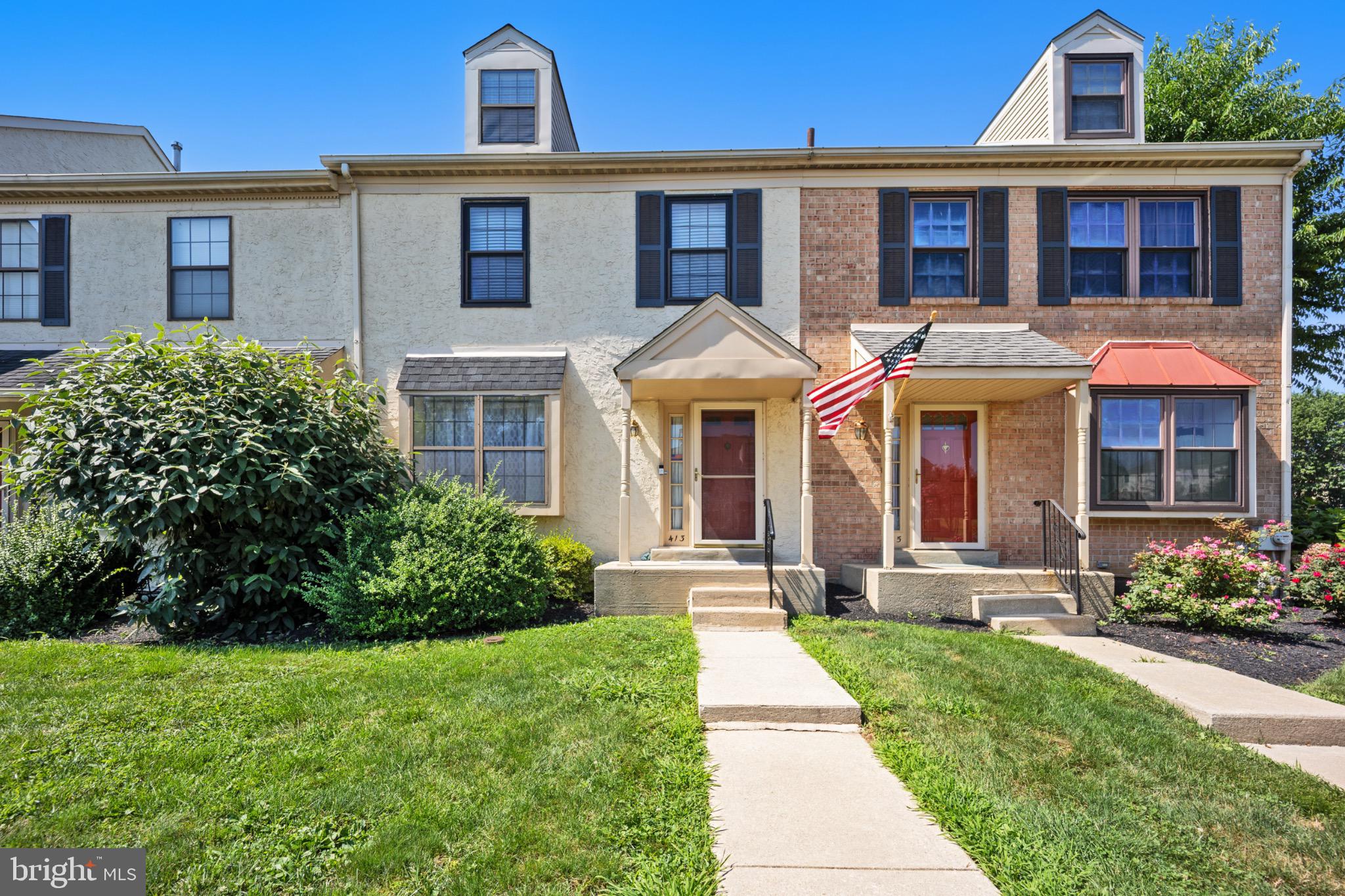Spacious Townhouse with Loft & Finished Basement in Sought-After Cambridge Square – Brookhaven, PA
Welcome to this beautifully maintained 2-bedroom, 2.5-bathroom townhouse nestled on a cul-de-sac in the desirable Cambridge Square community of Brookhaven, PA. With a smart, multi-level layout and thoughtfully finished spaces throughout, this home offers the perfect combination of comfort, style, and flexibility.
The main floor features a bright and welcoming living room, a designated dining area, and a convenient powder room—perfect for guests. The kitchen offers plenty of cabinet space and flows seamlessly to the private deck, accessible through sliding glass doors—perfect for morning coffee, grilling, or relaxing outdoors.
Upstairs, you’ll find two spacious bedrooms that share a full hallway bathroom. A finished loft adds a flexible bonus space that’s perfect for a home office, guest area, or cozy retreat.
The fully finished basement significantly expands your living space and includes a second full bathroom, making it perfect for a media room, playroom, gym, or potential guest suite.
Additional highlights include central air, designated parking, and a well-maintained, quiet community just minutes from shopping, dining, parks, and major commuter routes.
This turnkey home is a rare find in Cambridge Square—don’t miss your chance to make it yours!
Schedule your private tour today!