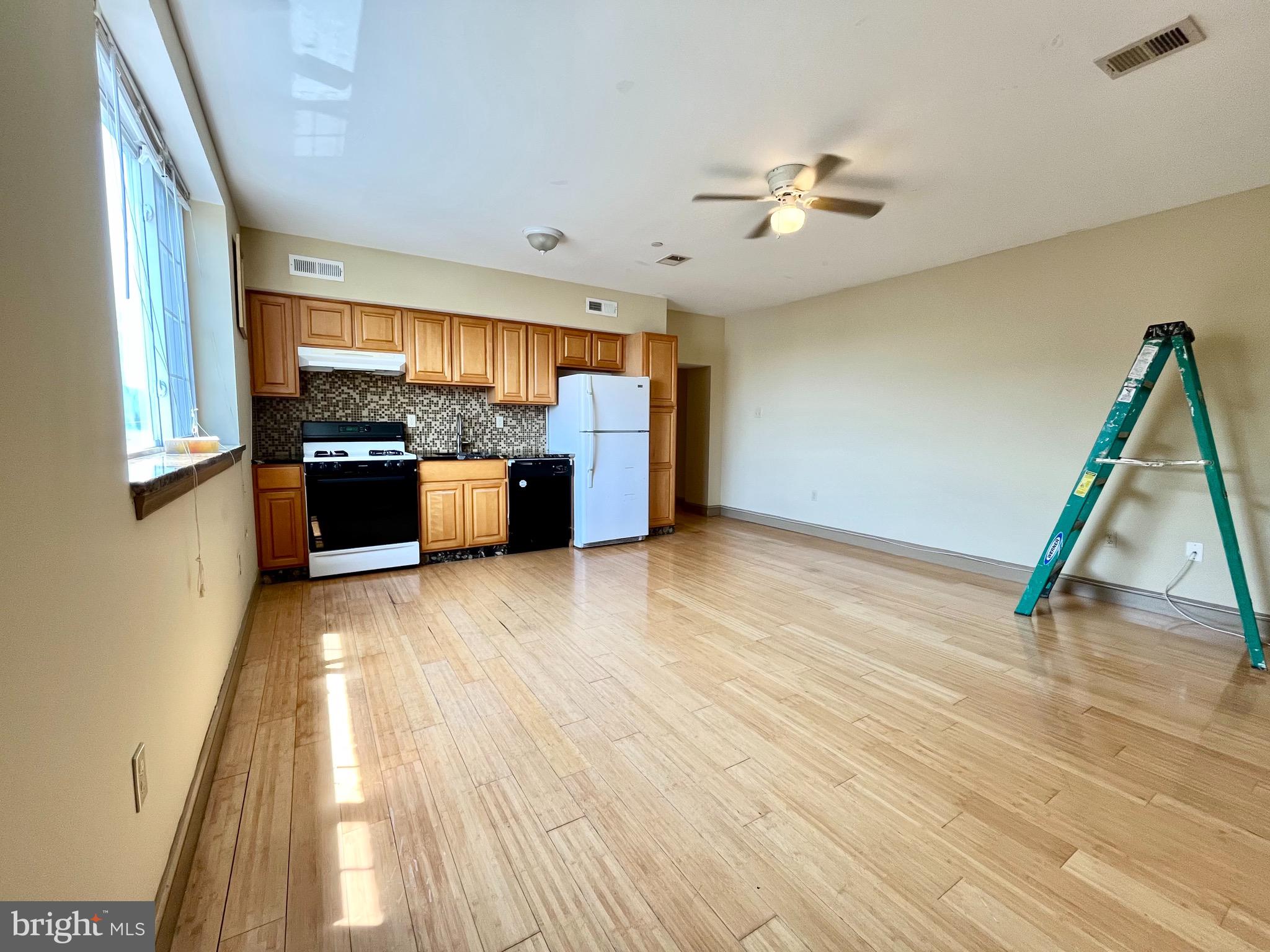 GRAYS FERRY - Residential Lease