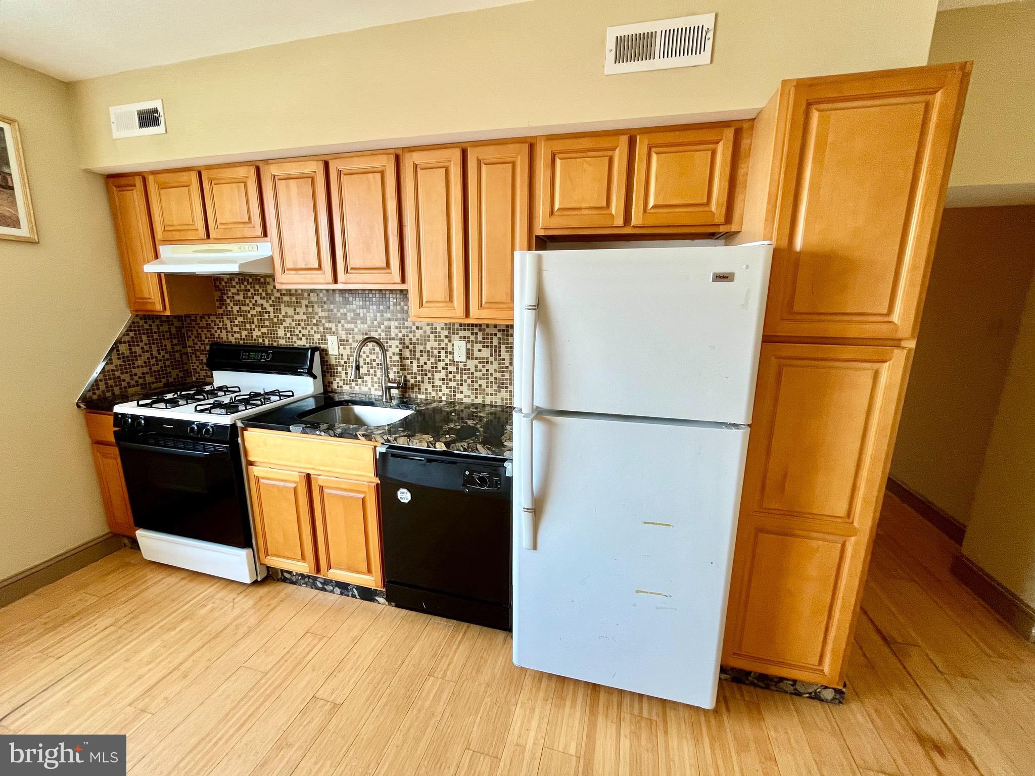 GRAYS FERRY - Residential Lease