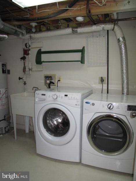 COUNTRY SQUIRE - Residential Lease