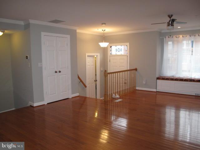 COUNTRY SQUIRE - Residential Lease