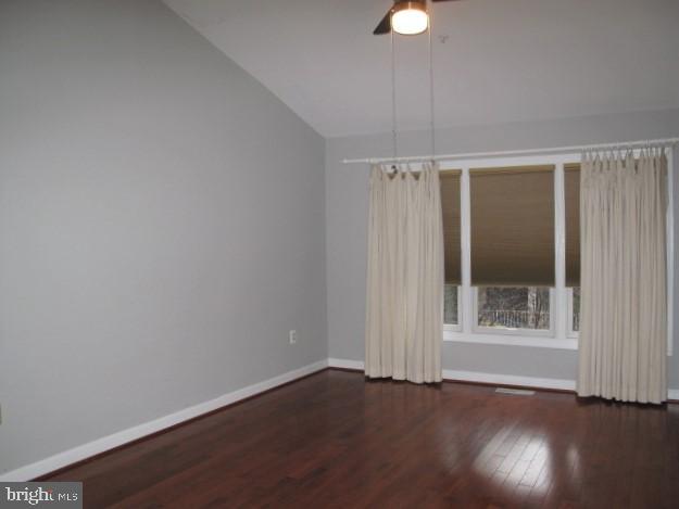 COUNTRY SQUIRE - Residential Lease