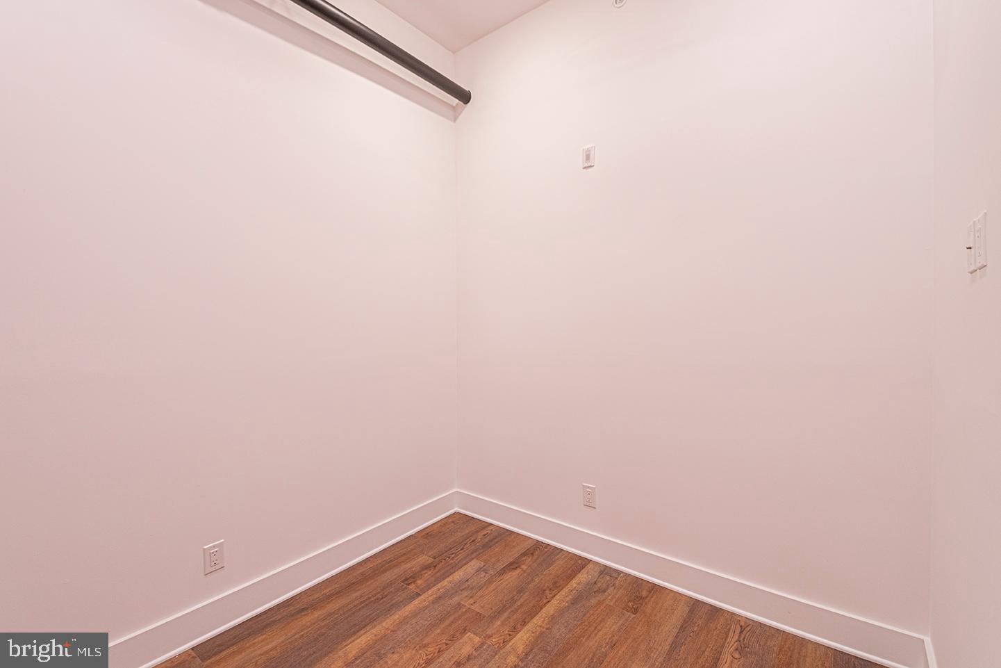 1211 BAINBRIDGE STREET UNIT 4C
