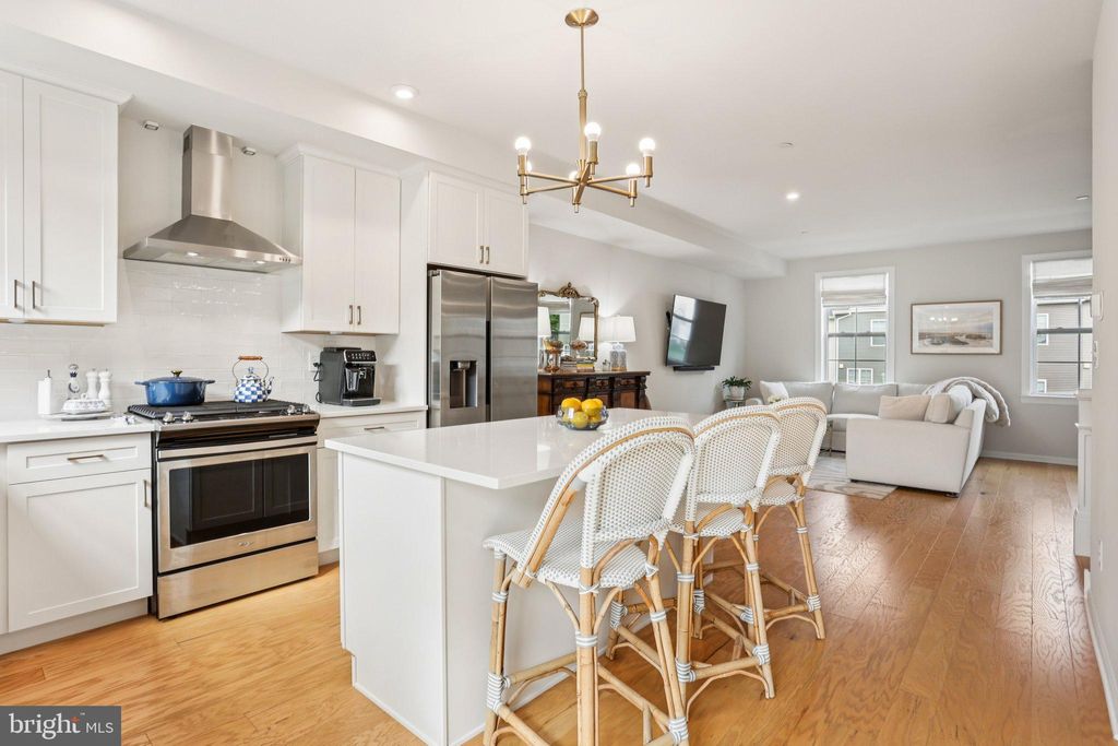 Photo of 306 Rock Run Circle, BROOMALL, PA 19008 (MLS # PADE2100764)