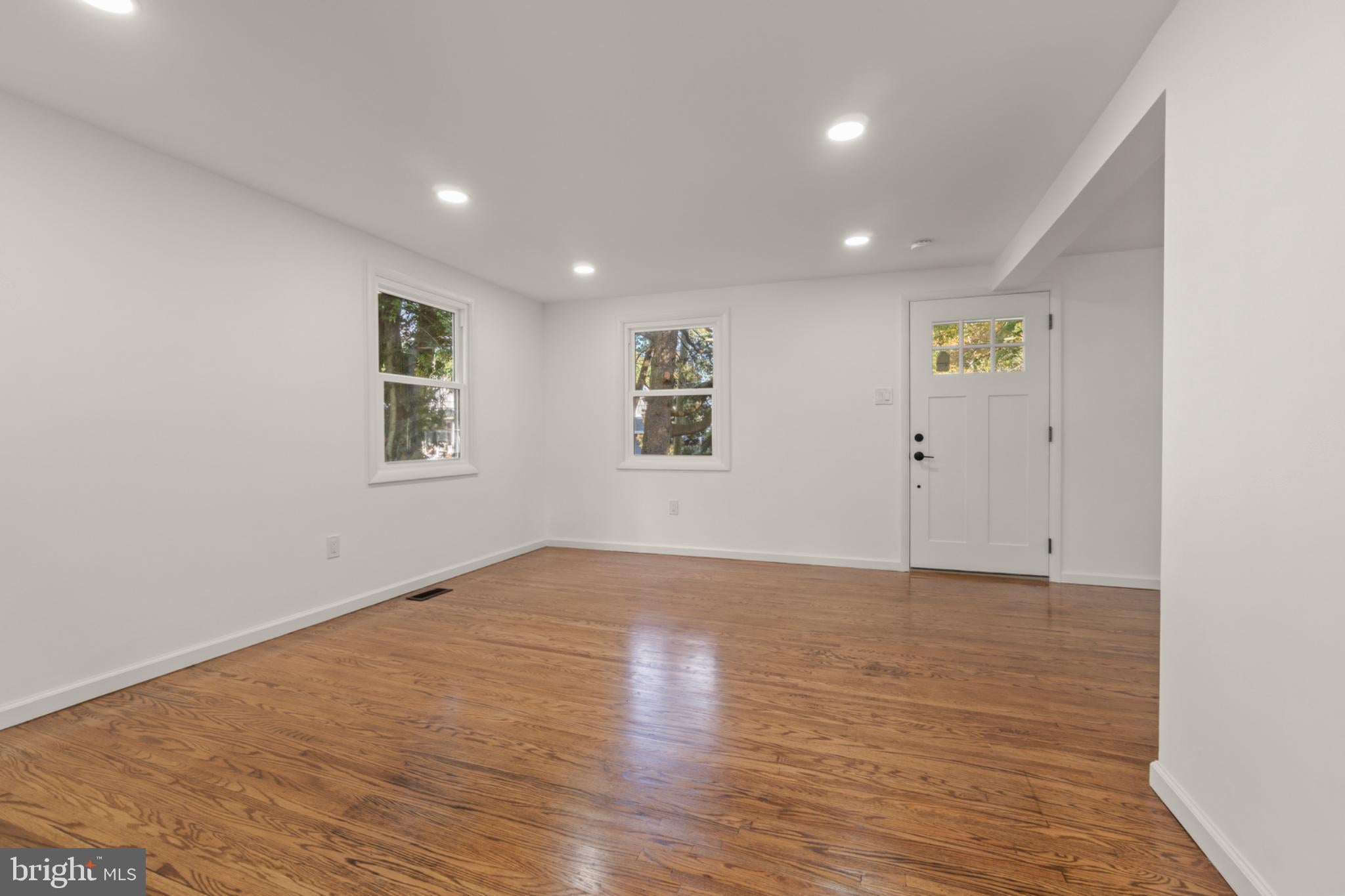 8 OAKVIEW