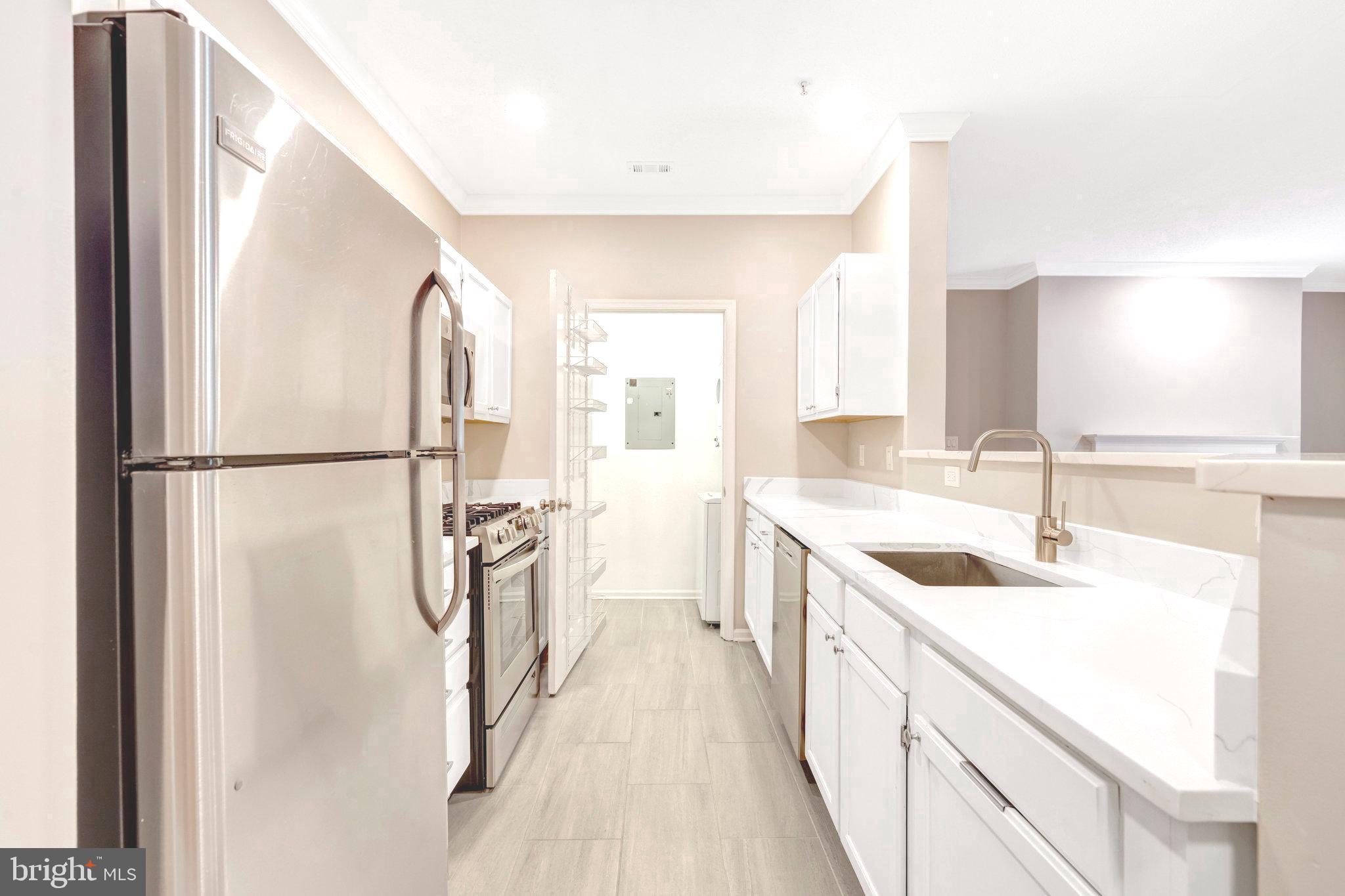 1701 LAKE SHORE CREST DRIVE 11