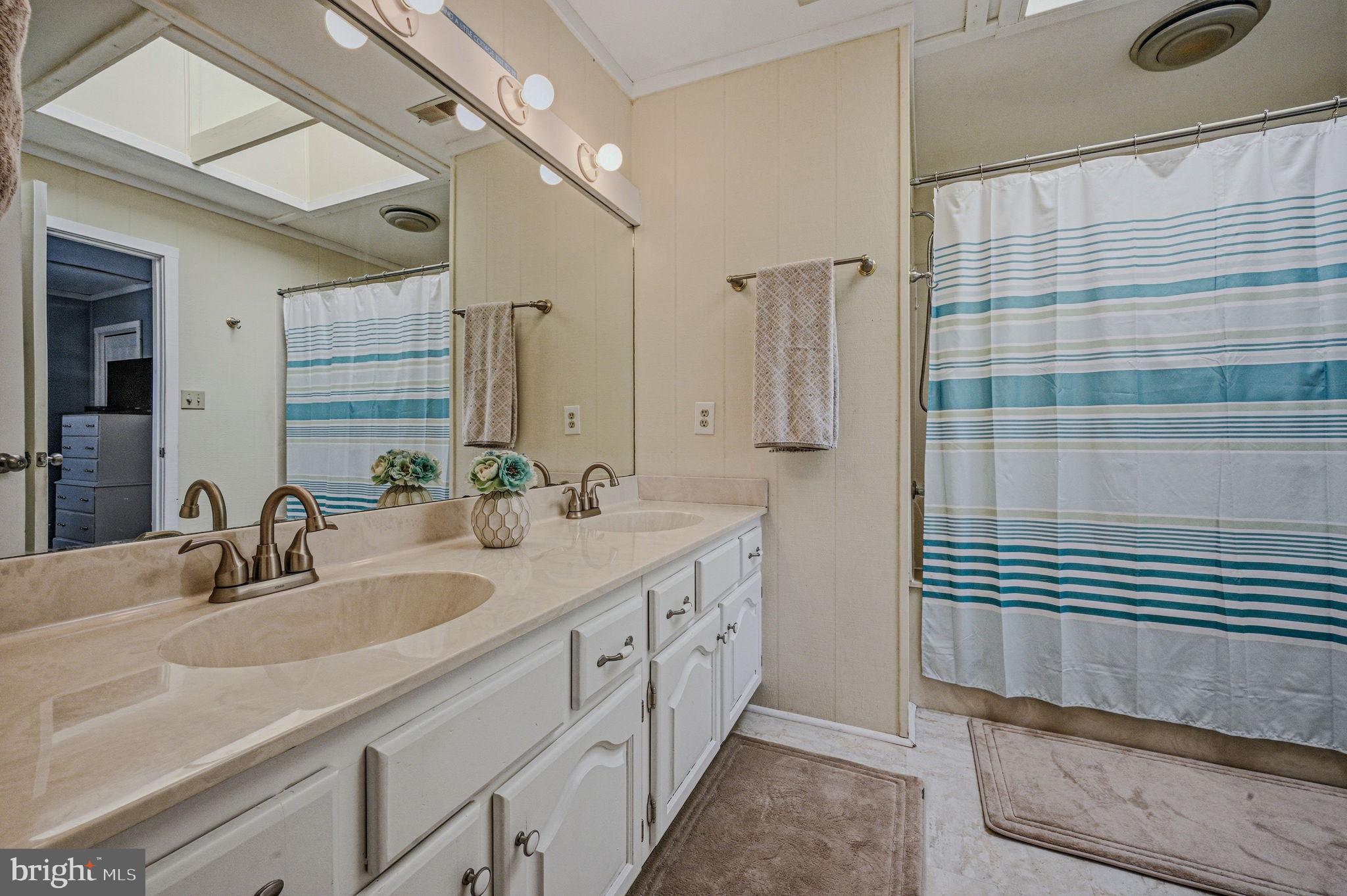 MALLARD LAKES - Residential