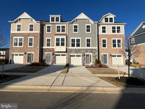 Townhouse For Sale - 10999 Barnard Place<br/> WHITE PLAINS, MD 20695