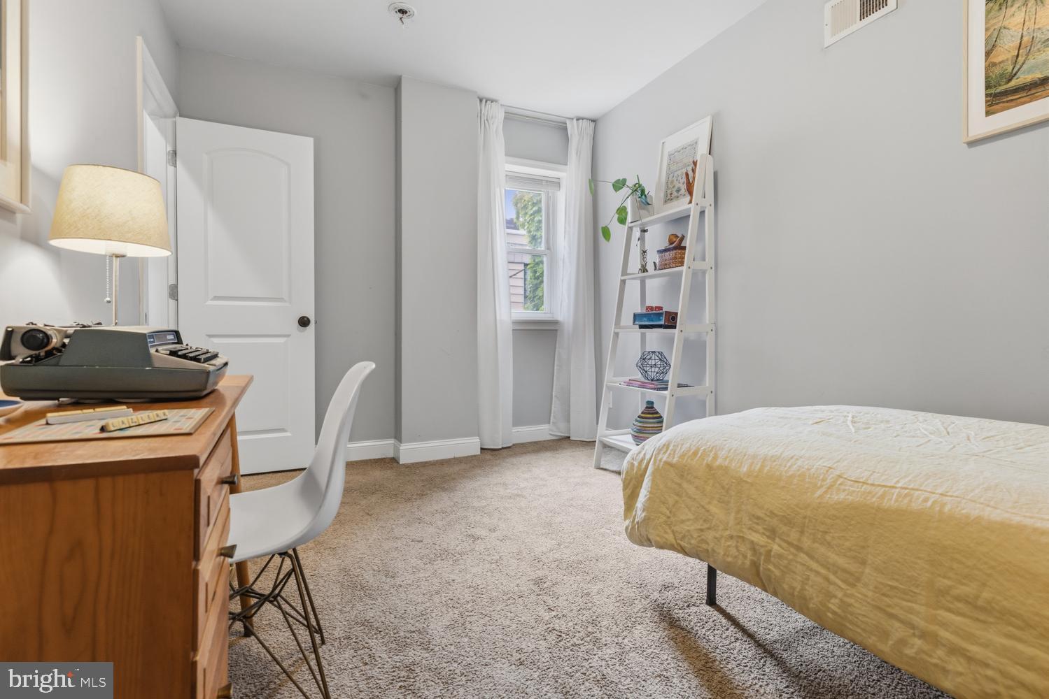 POINT BREEZE - Residential