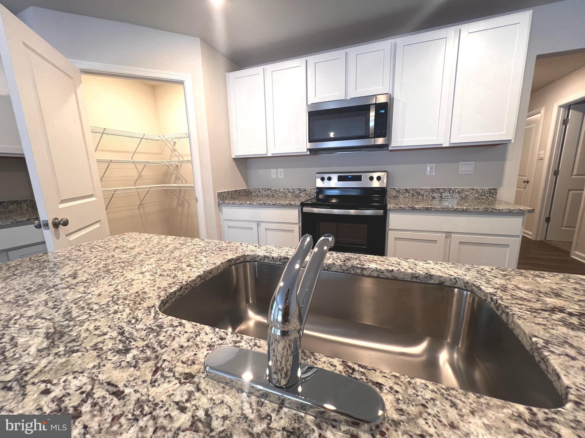 RED HILL - Residential Lease