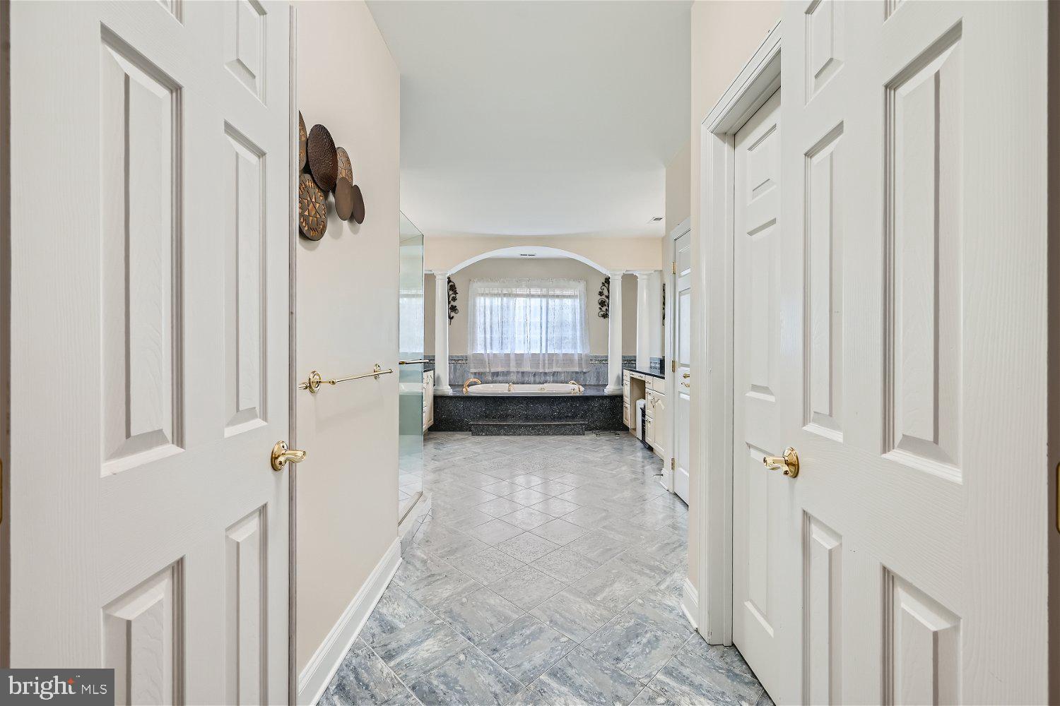 GLENVILLE MANOR - Residential