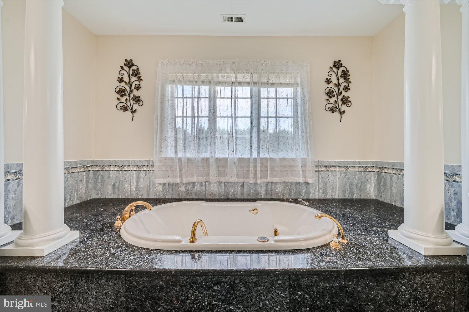 GLENVILLE MANOR - Residential