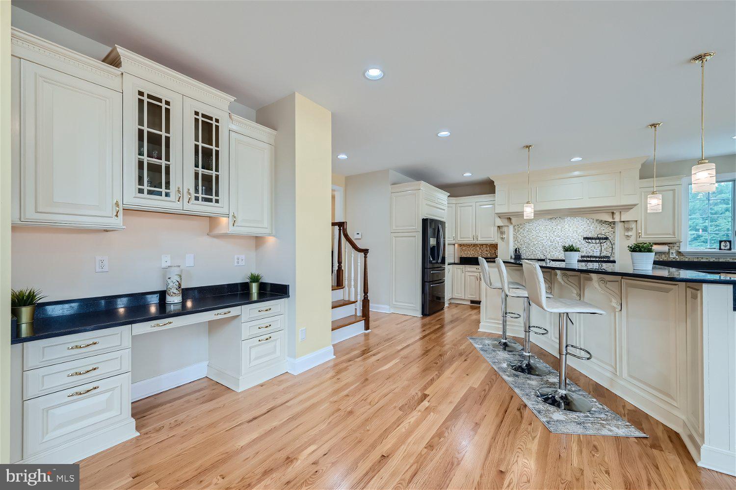 GLENVILLE MANOR - Residential