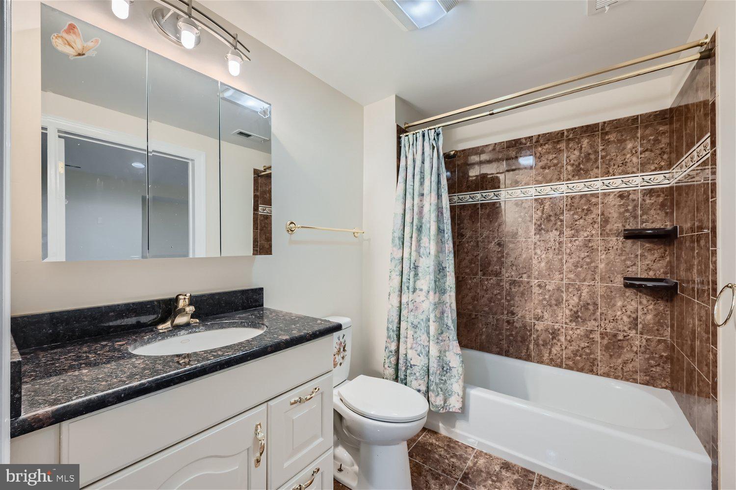 GLENVILLE MANOR - Residential