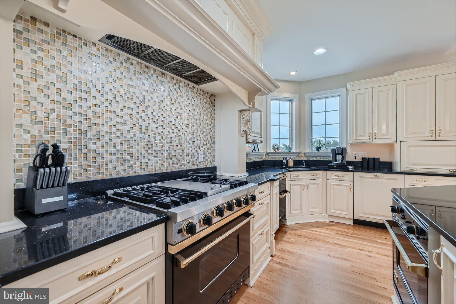 GLENVILLE MANOR - Residential