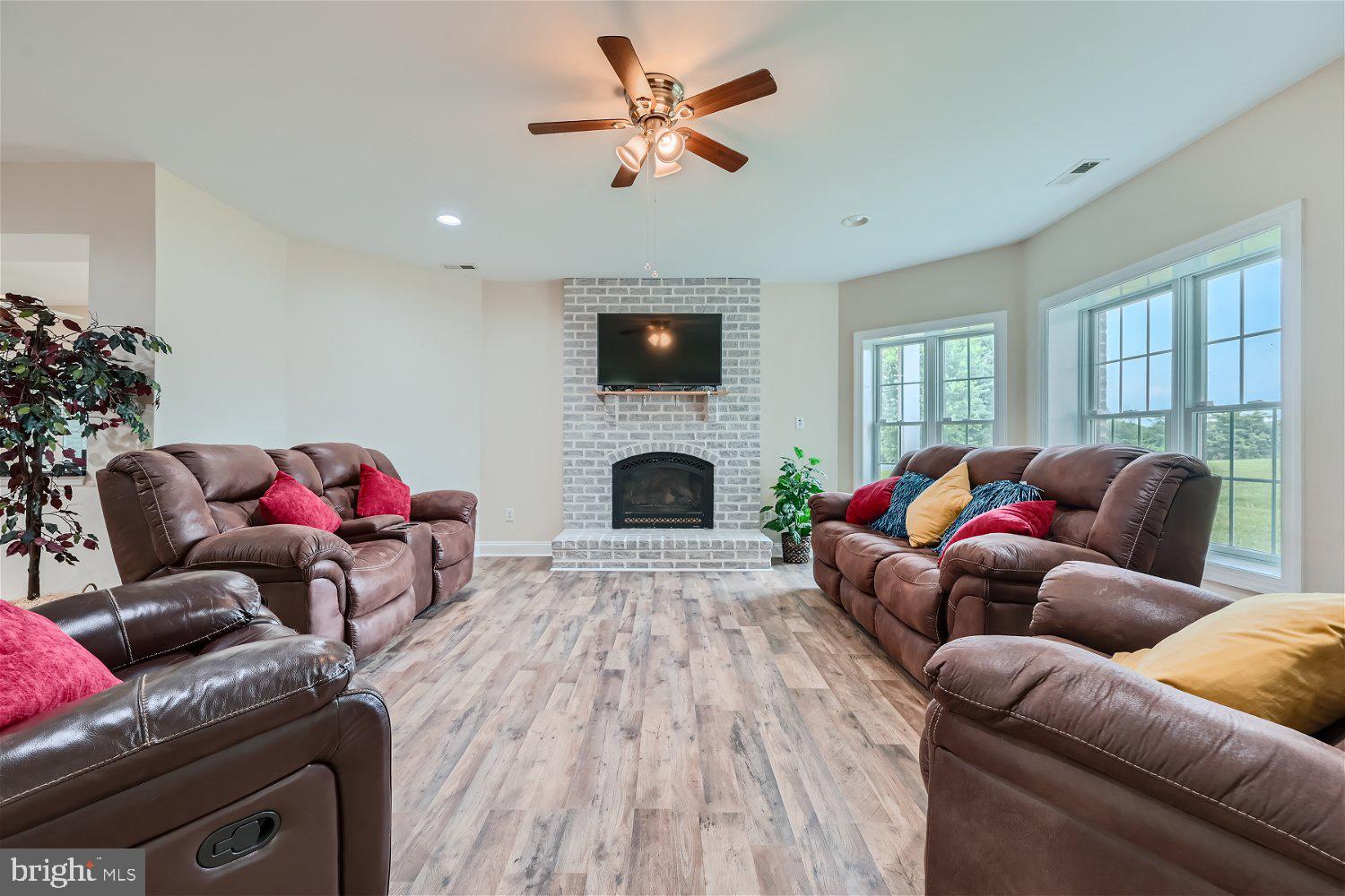 GLENVILLE MANOR - Residential