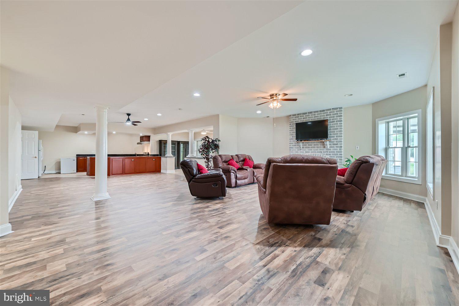 GLENVILLE MANOR - Residential