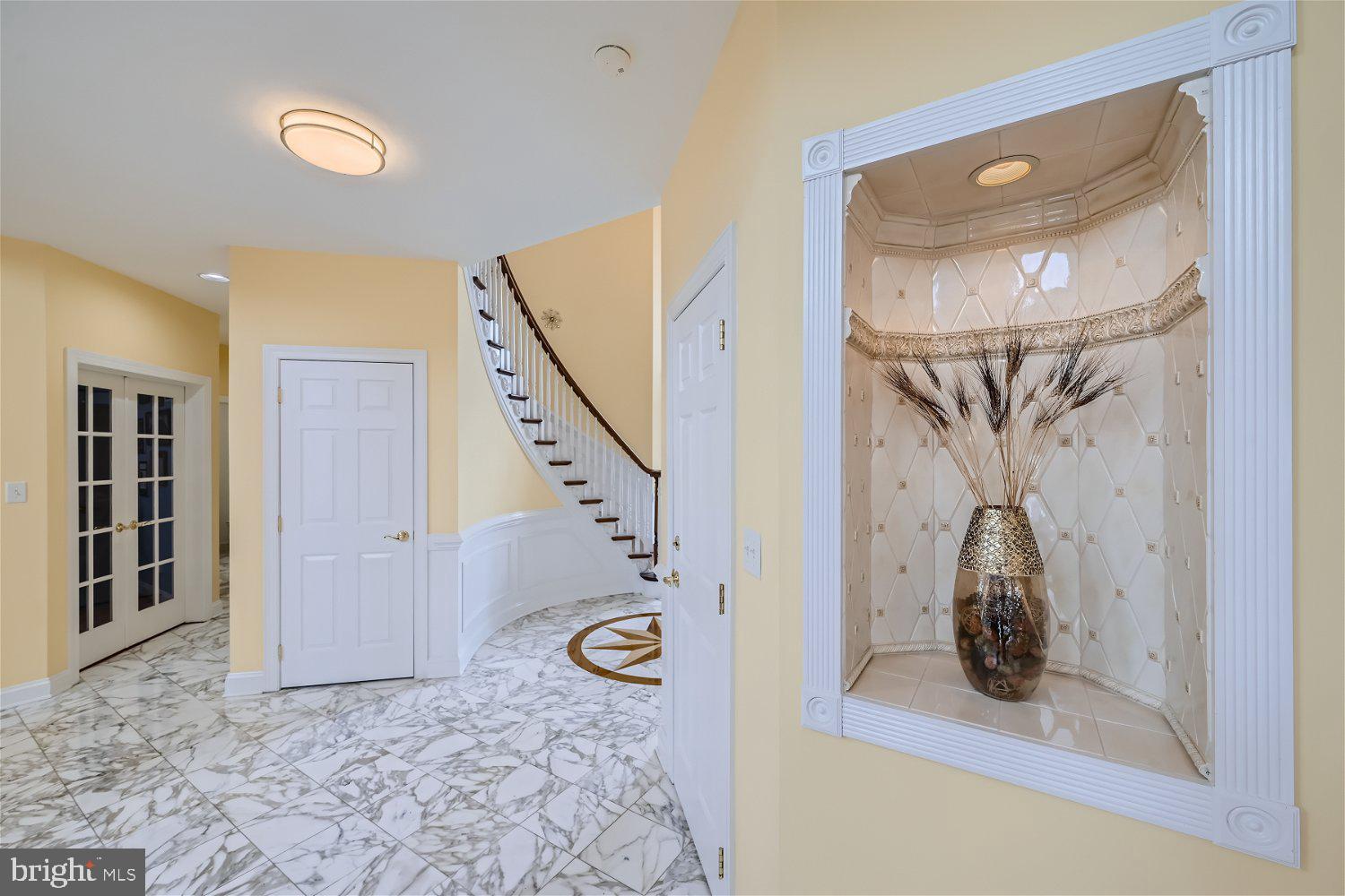 GLENVILLE MANOR - Residential