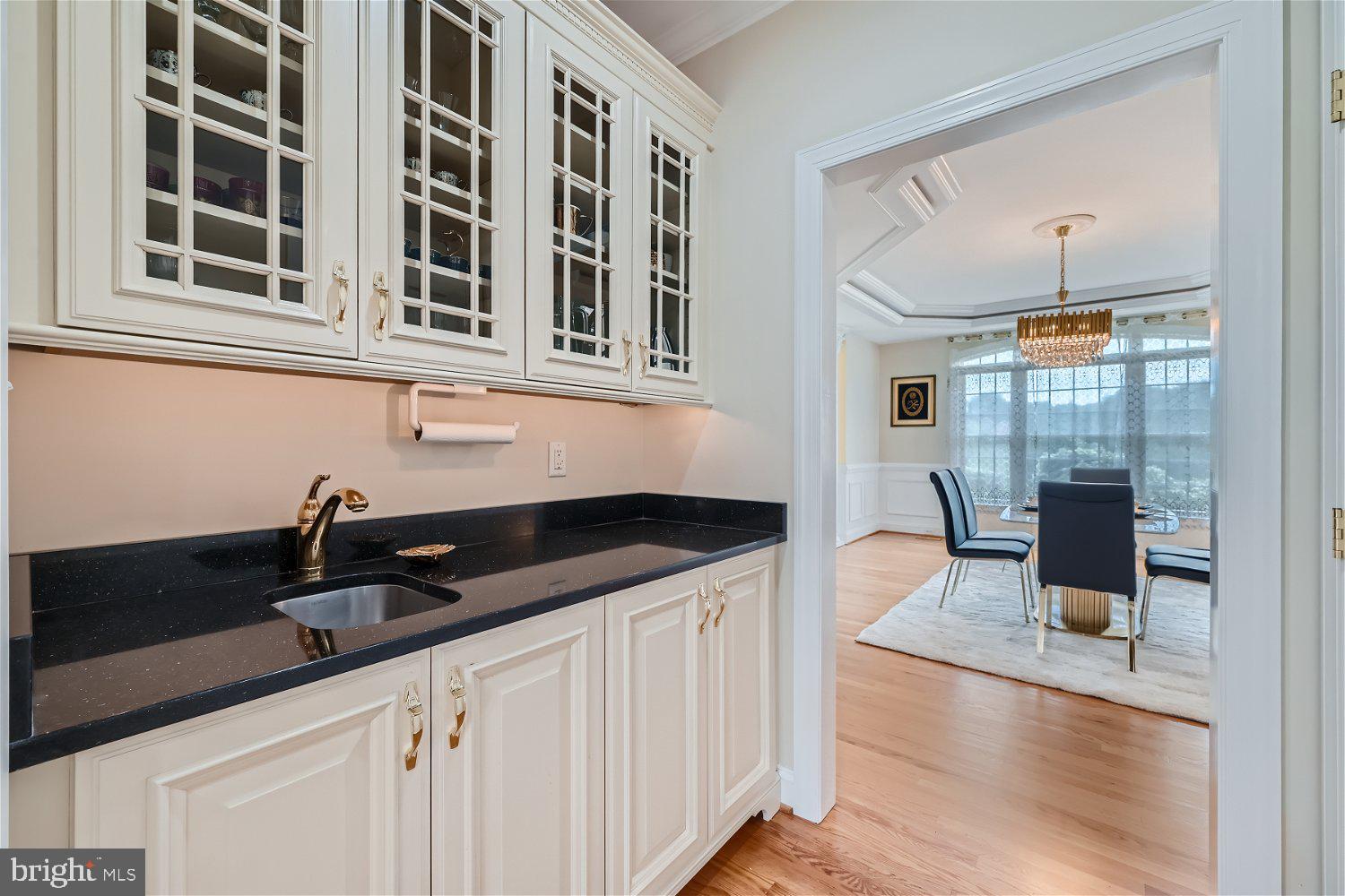 GLENVILLE MANOR - Residential