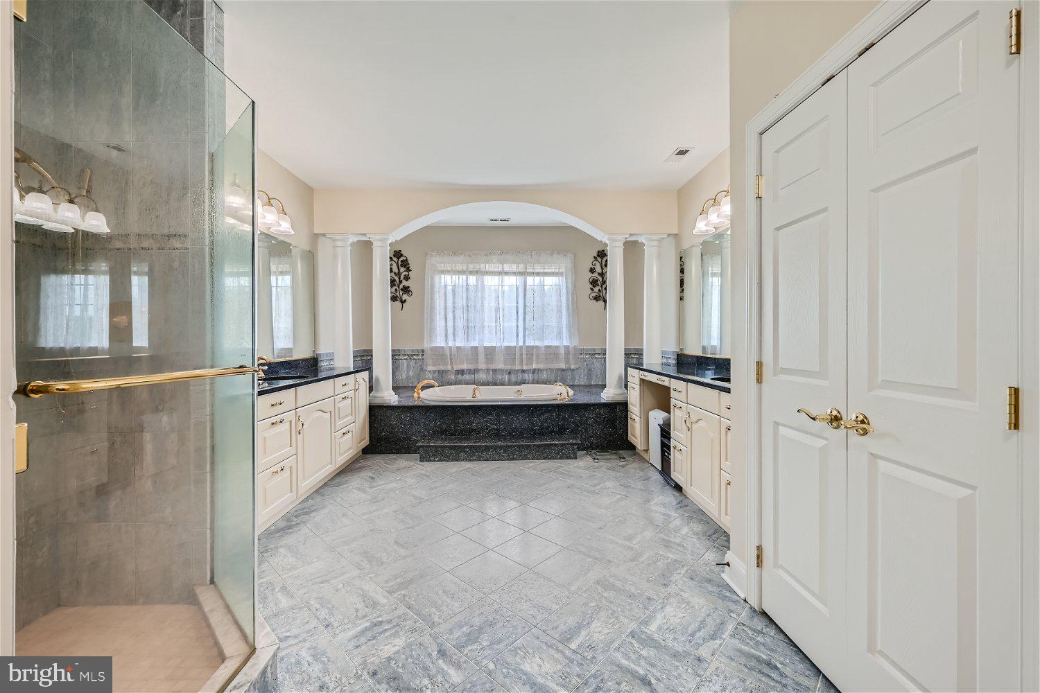 GLENVILLE MANOR - Residential