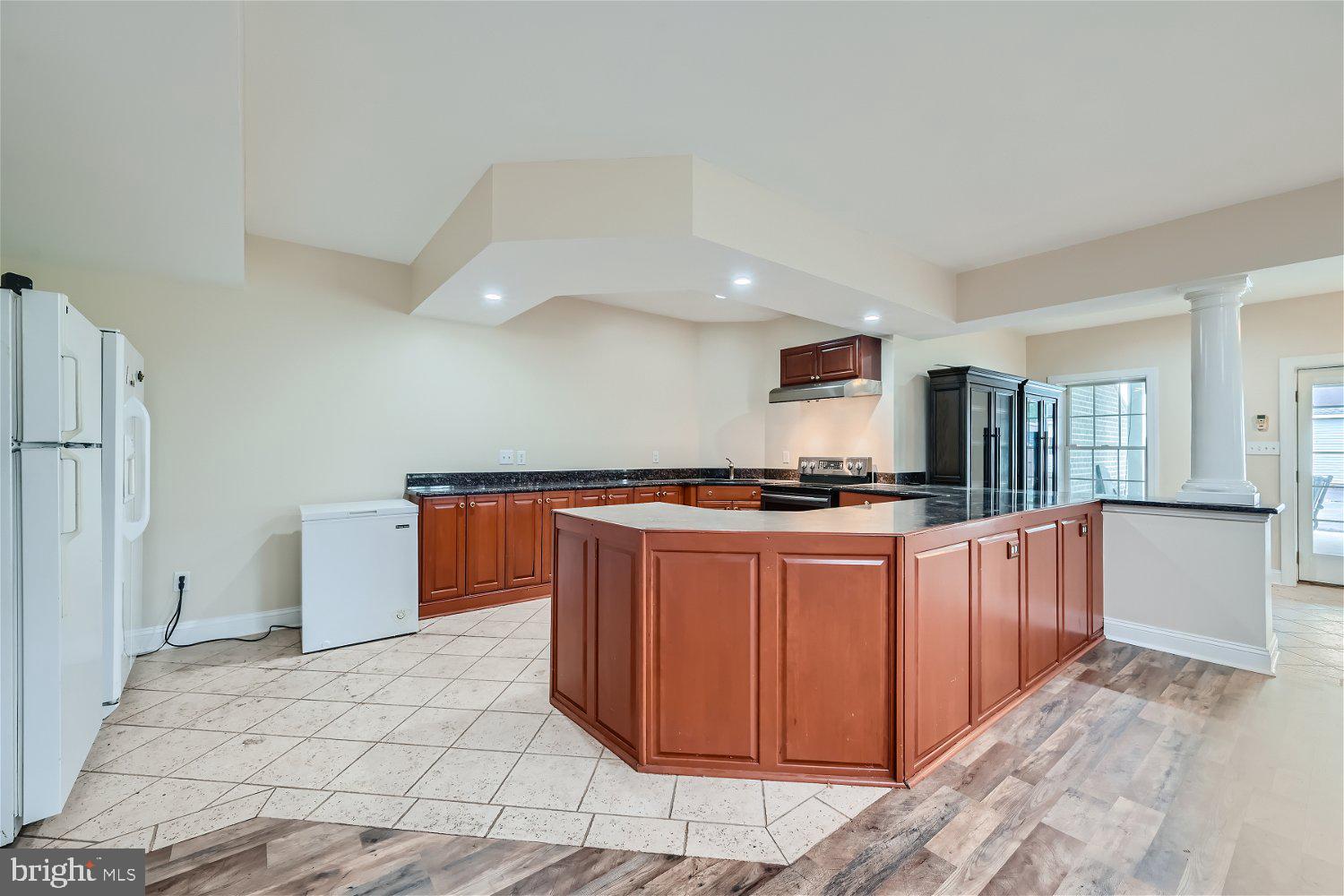 GLENVILLE MANOR - Residential