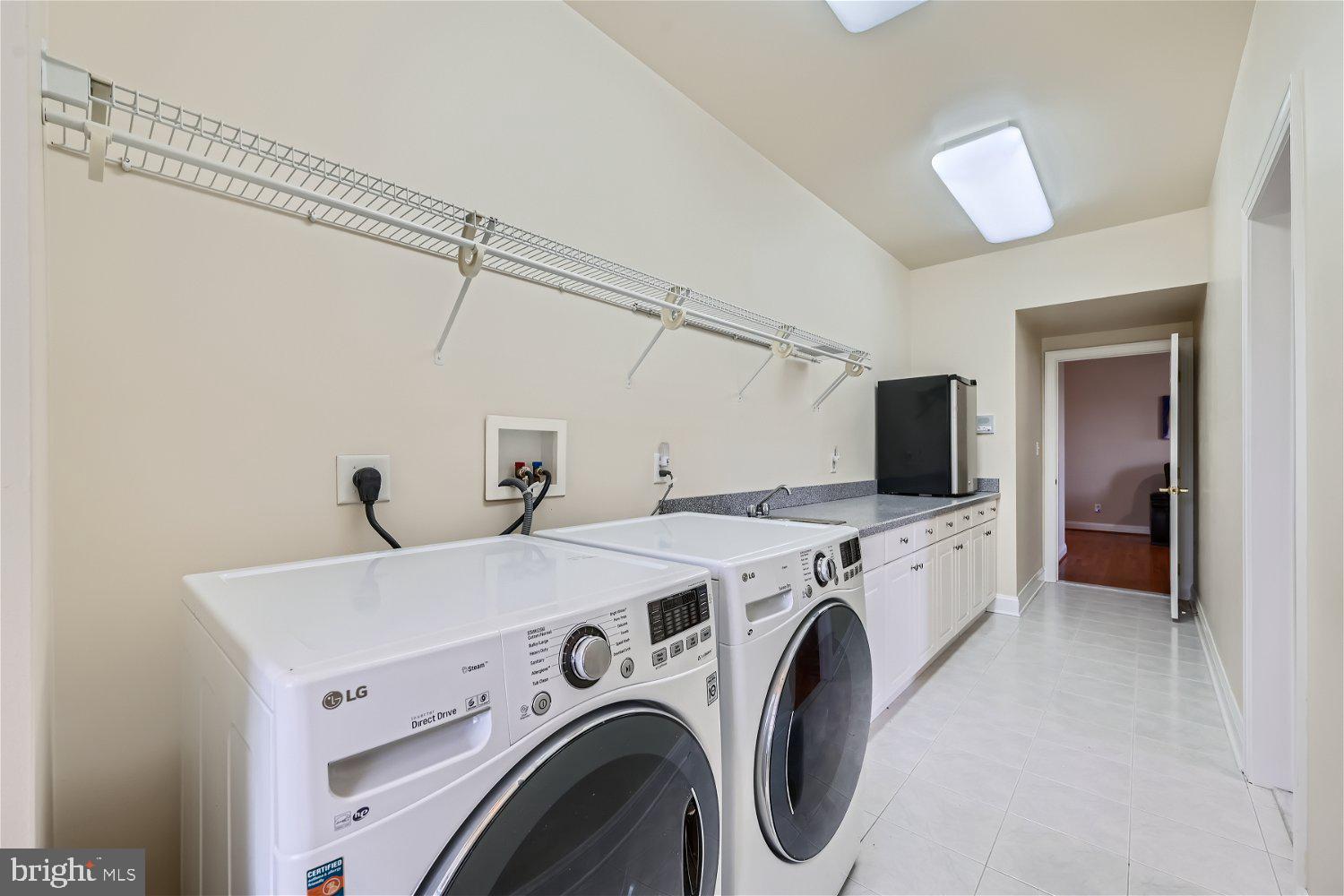 GLENVILLE MANOR - Residential