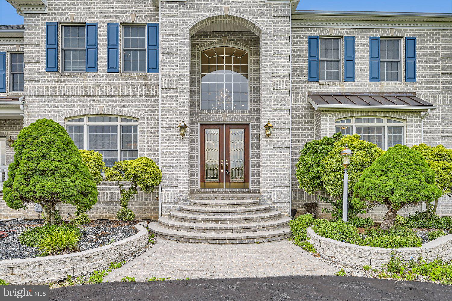 GLENVILLE MANOR - Residential