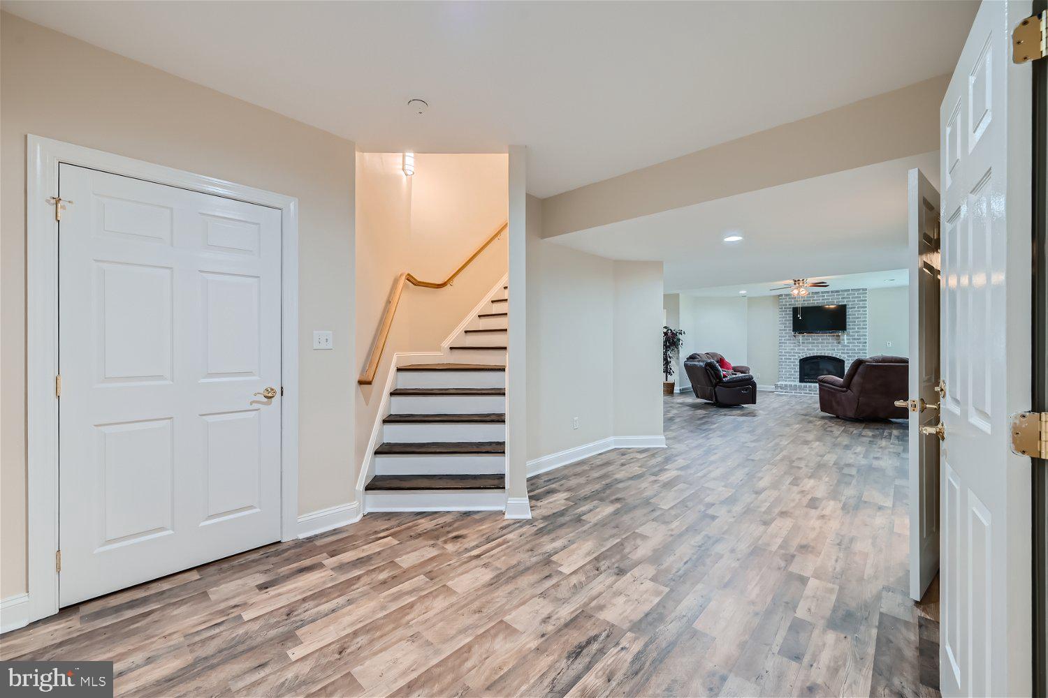 GLENVILLE MANOR - Residential