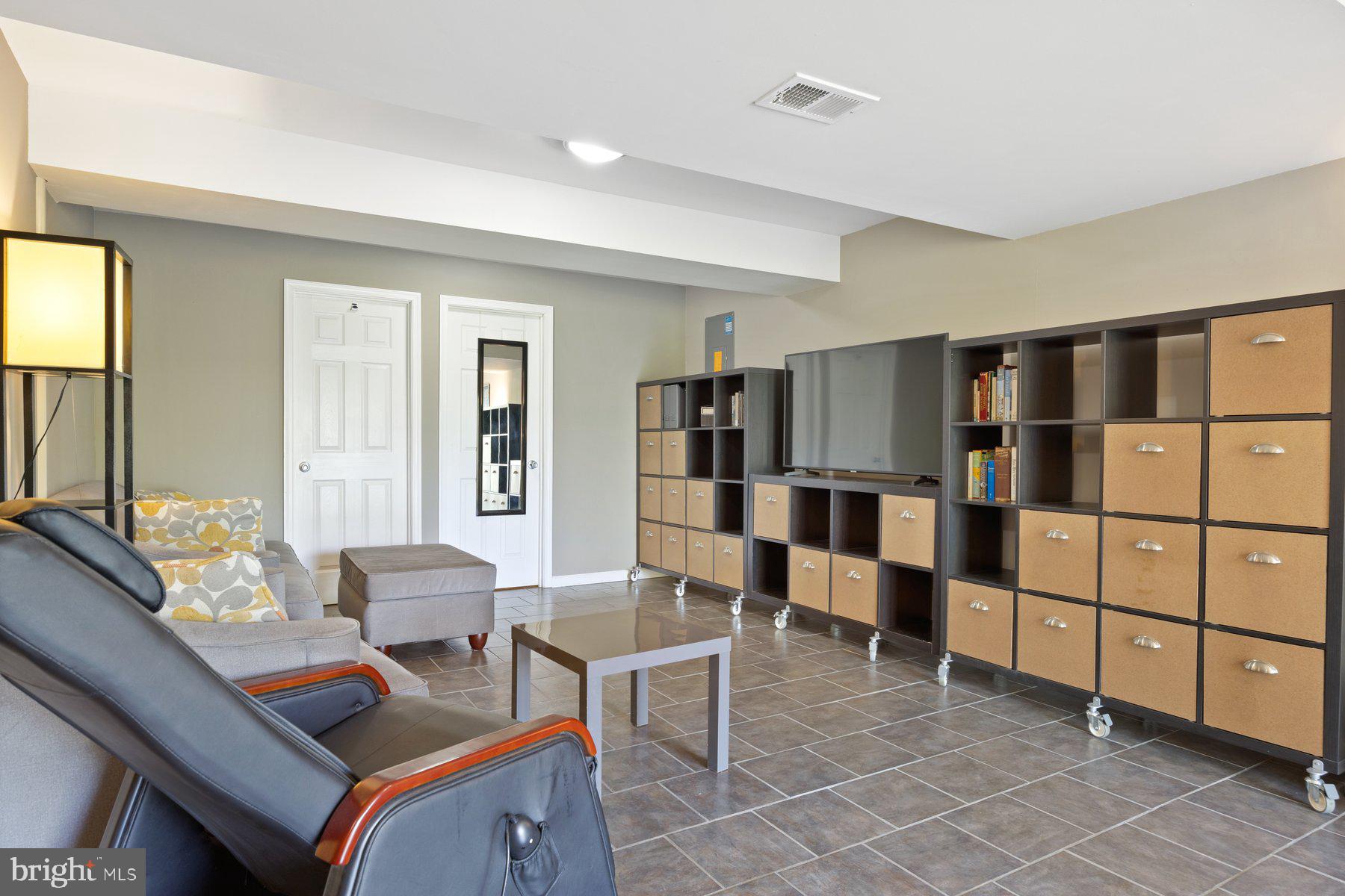 TAYLOR VILLAGE - Residential