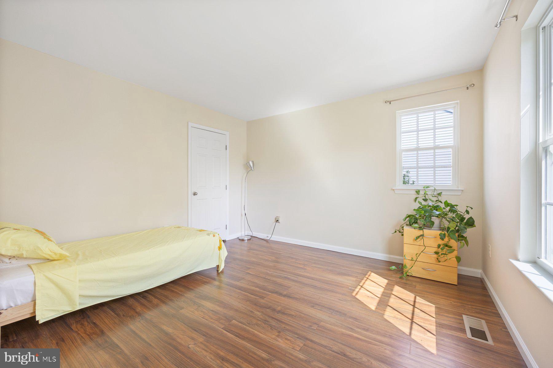 TAYLOR VILLAGE - Residential