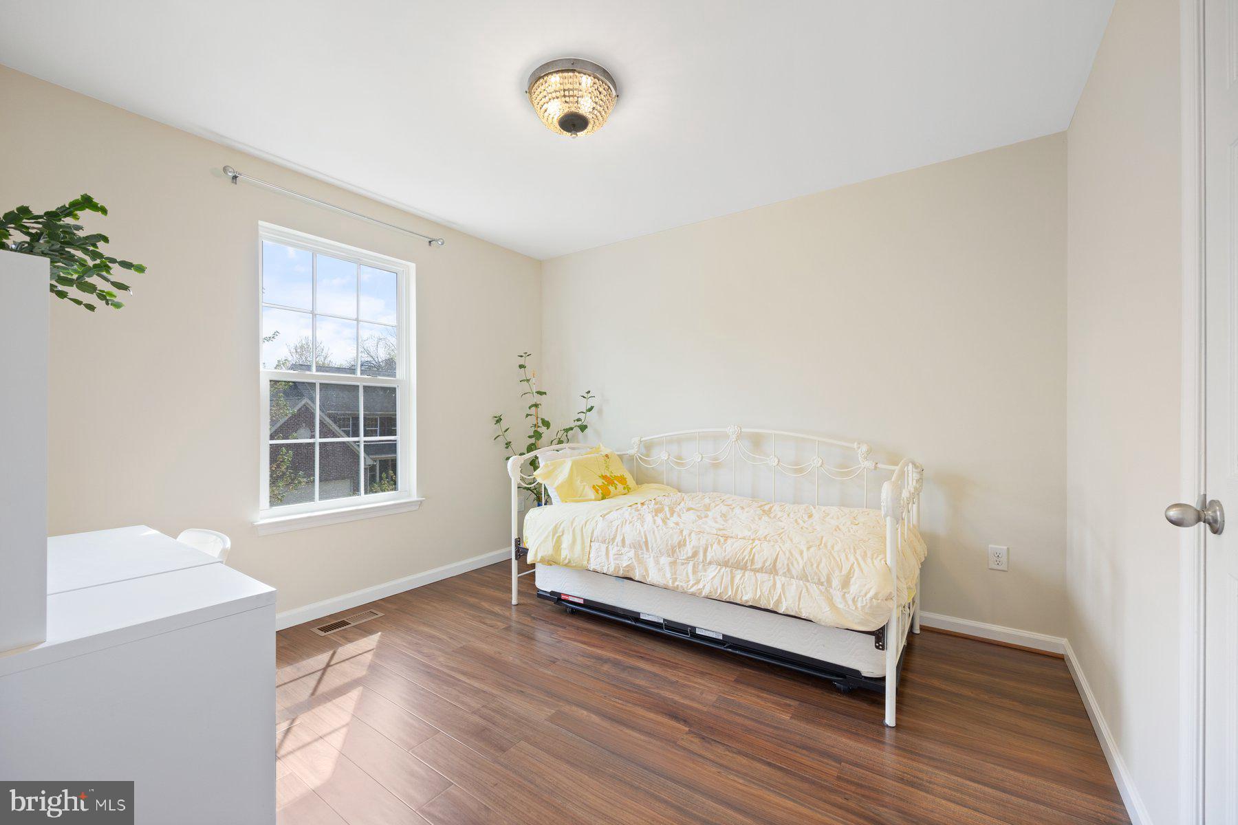 TAYLOR VILLAGE - Residential