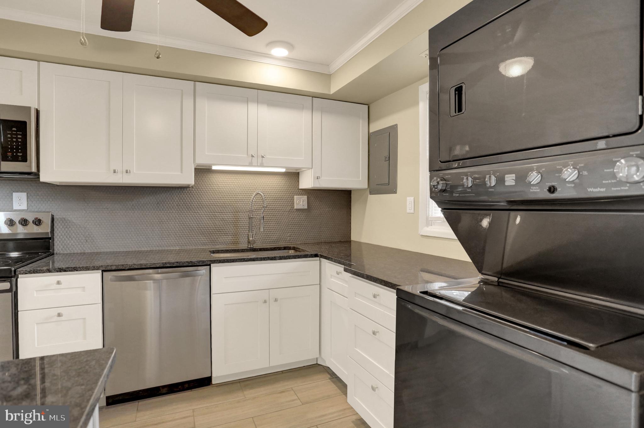 COLONY PARK - Residential