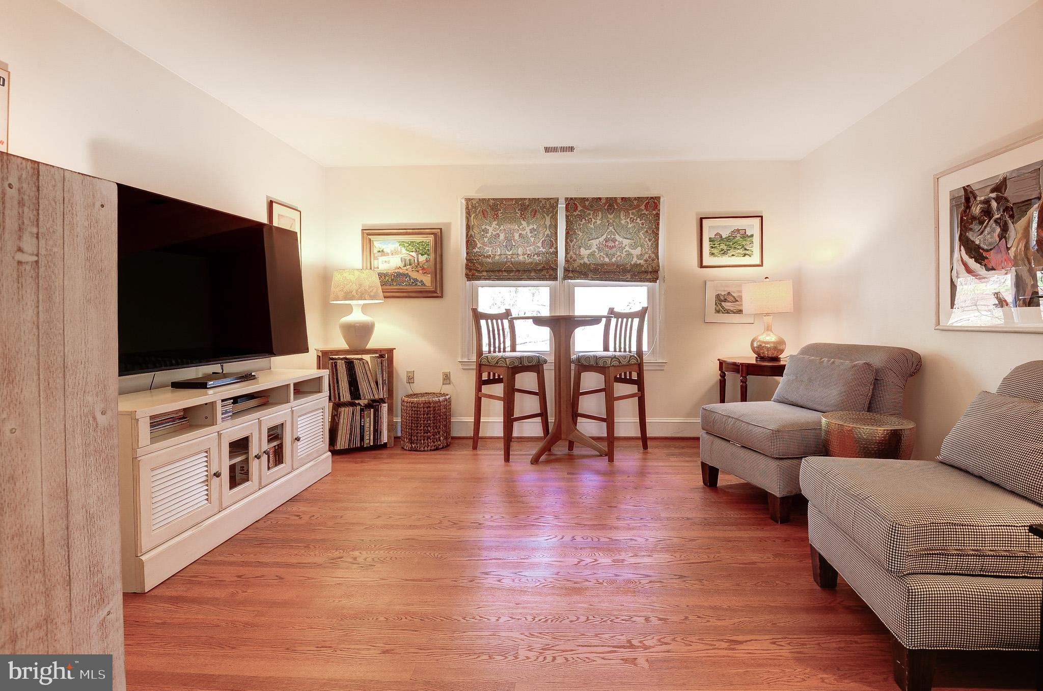 RESTON - Residential