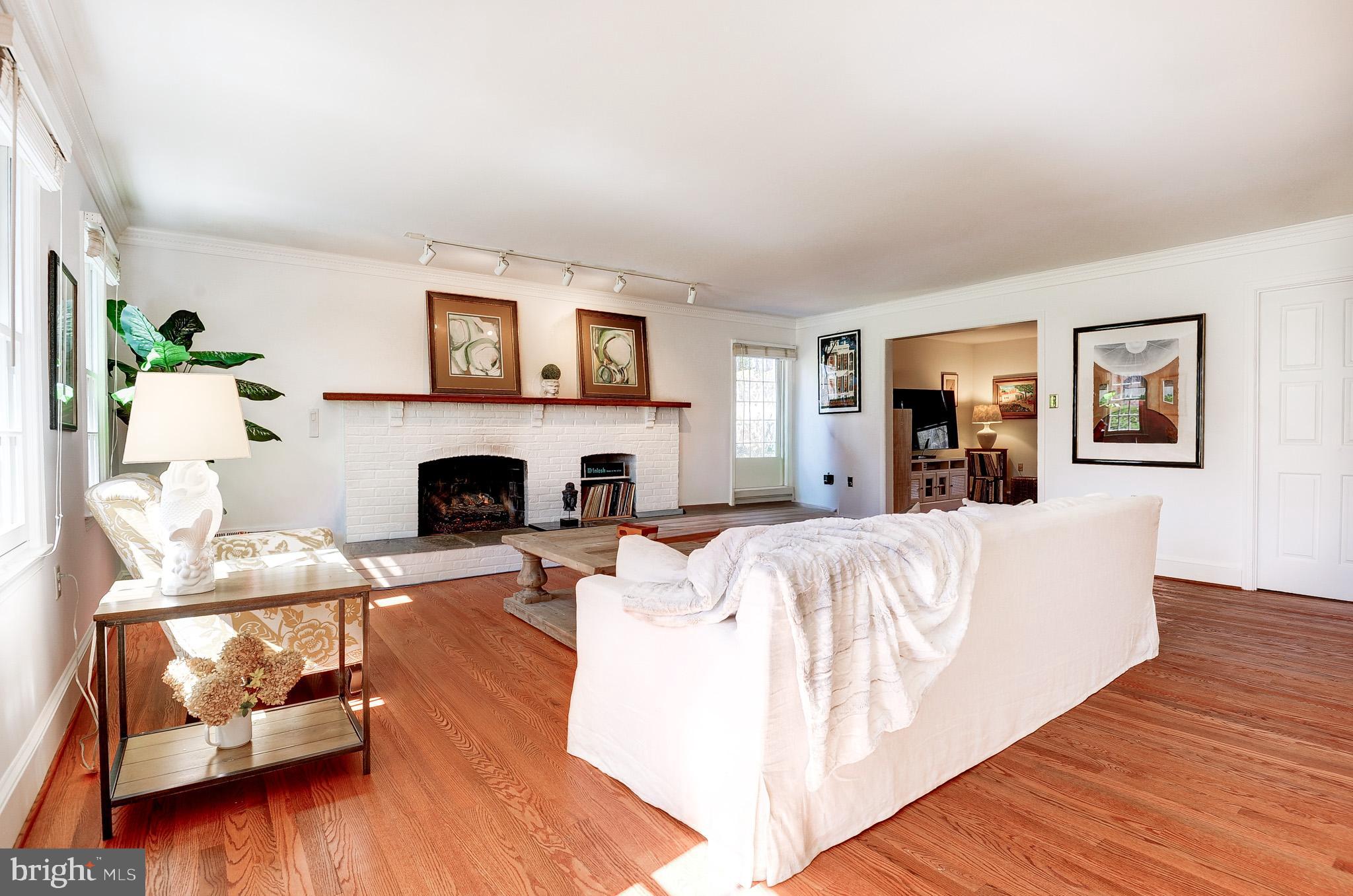 RESTON - Residential