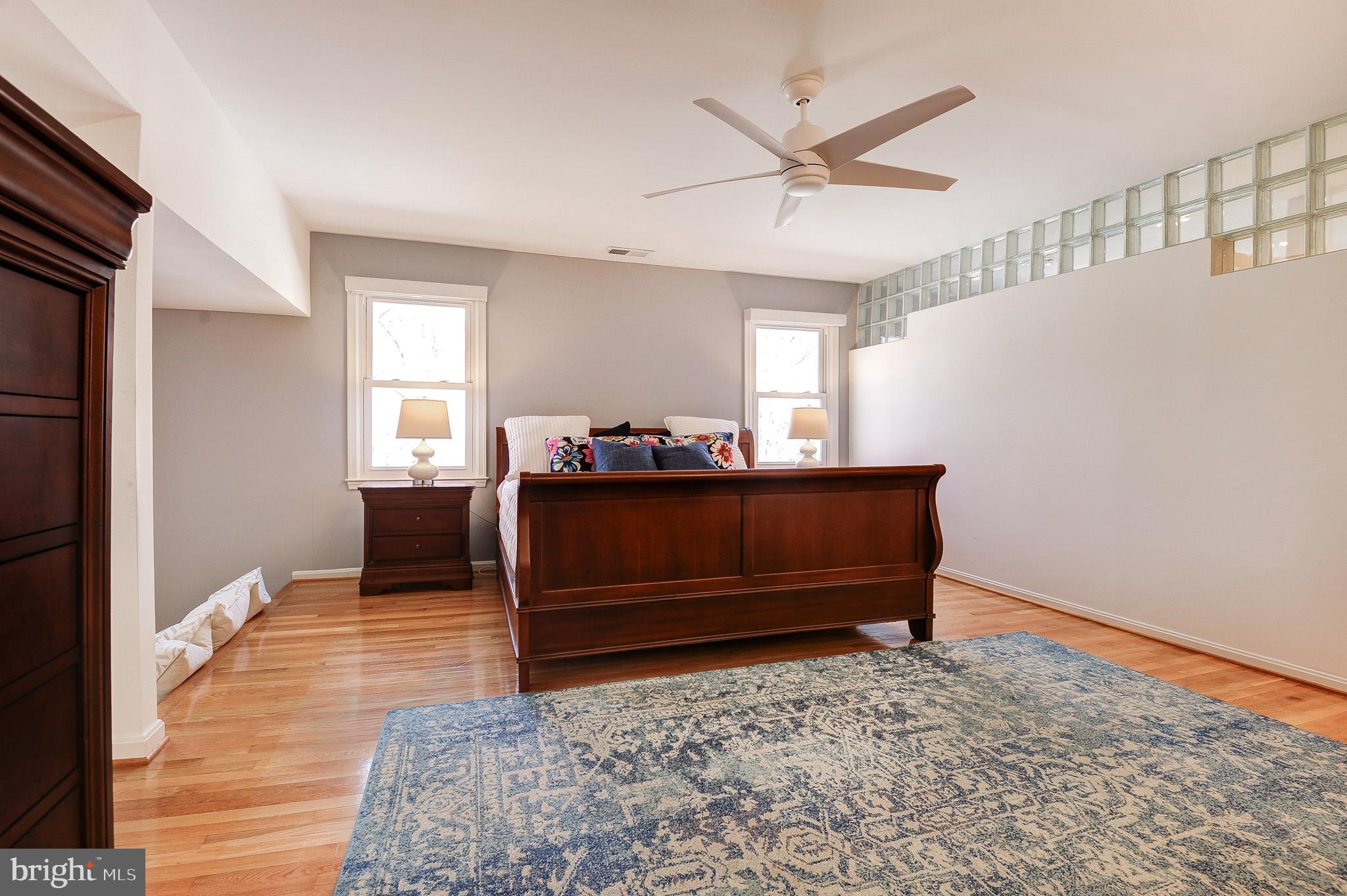 RESTON - Residential