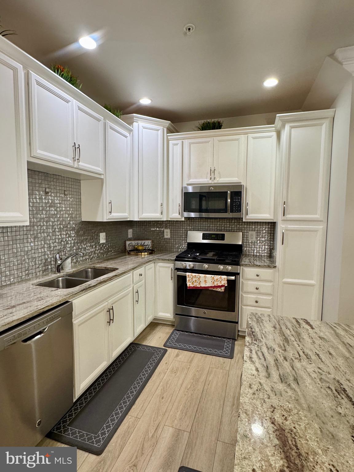 BUCKINGHAM AT LOUDOUN VALLEY - Residential