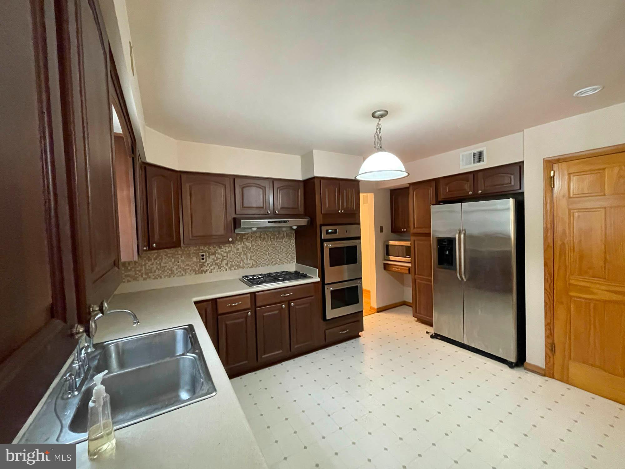 PERRY HALL - Residential