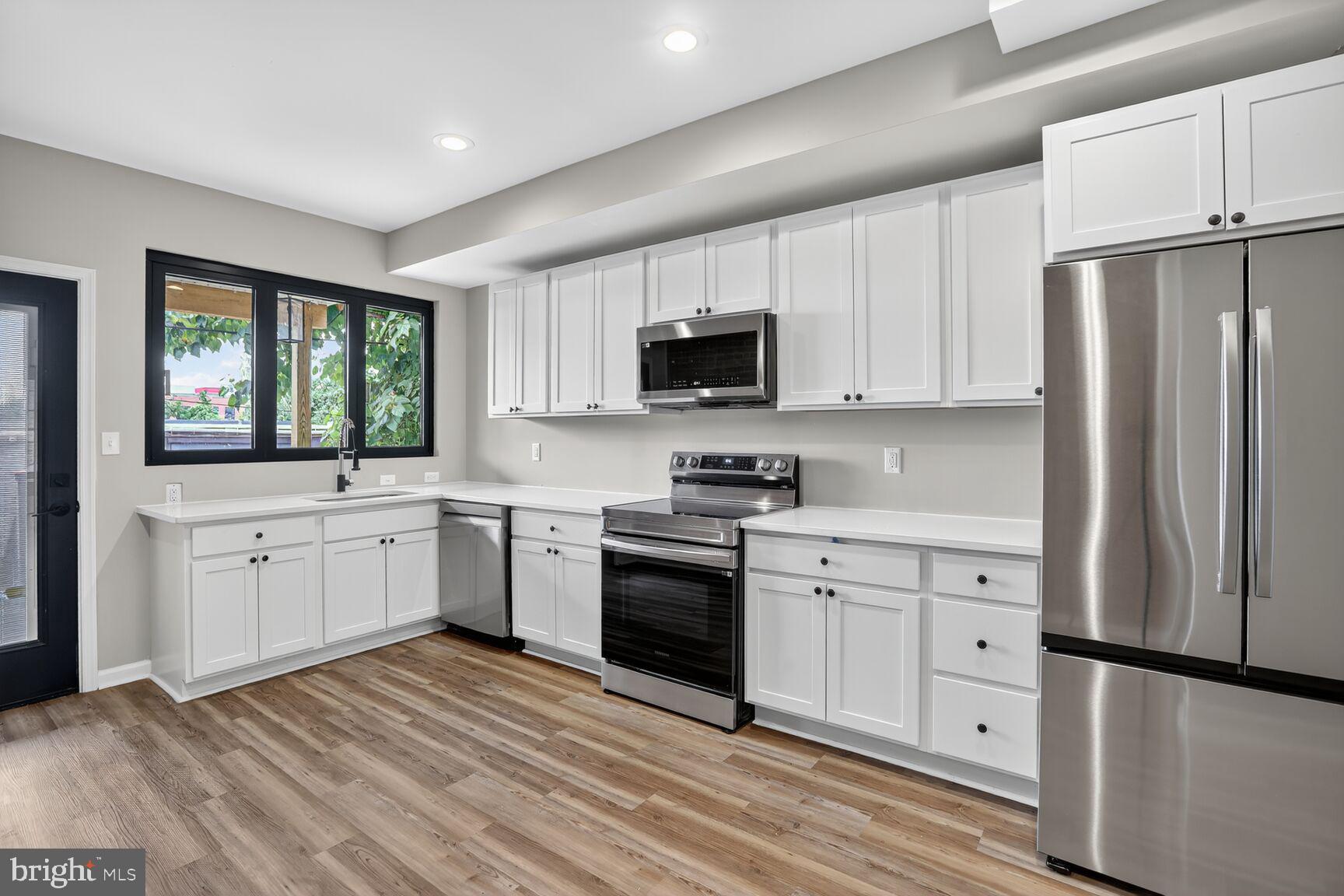 BIDDLE STREET - Residential