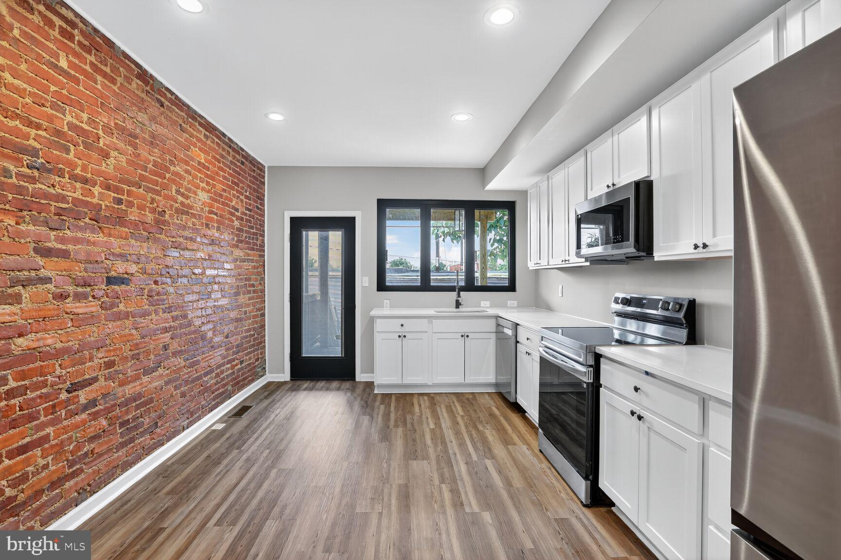 BIDDLE STREET - Residential