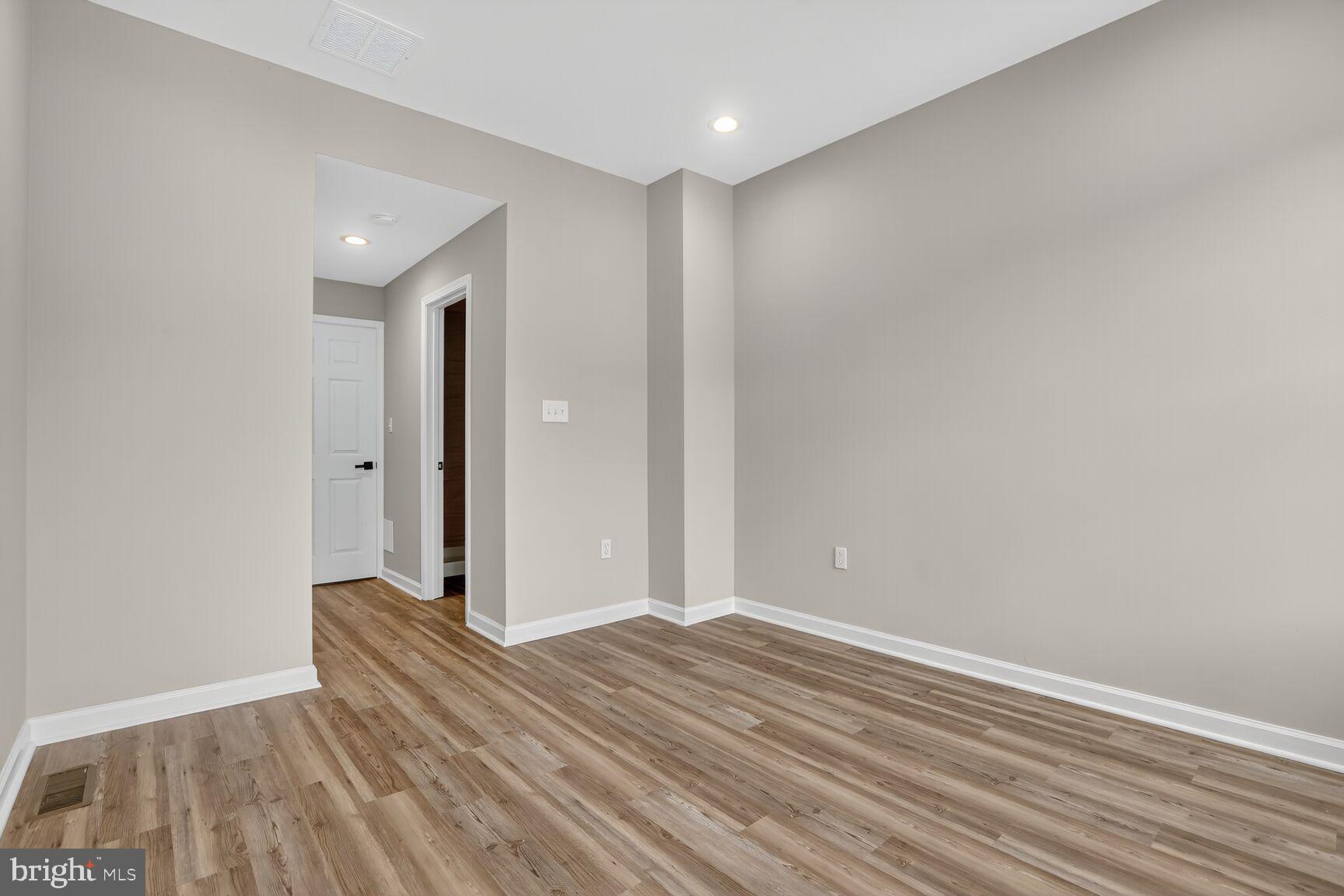 BIDDLE STREET - Residential