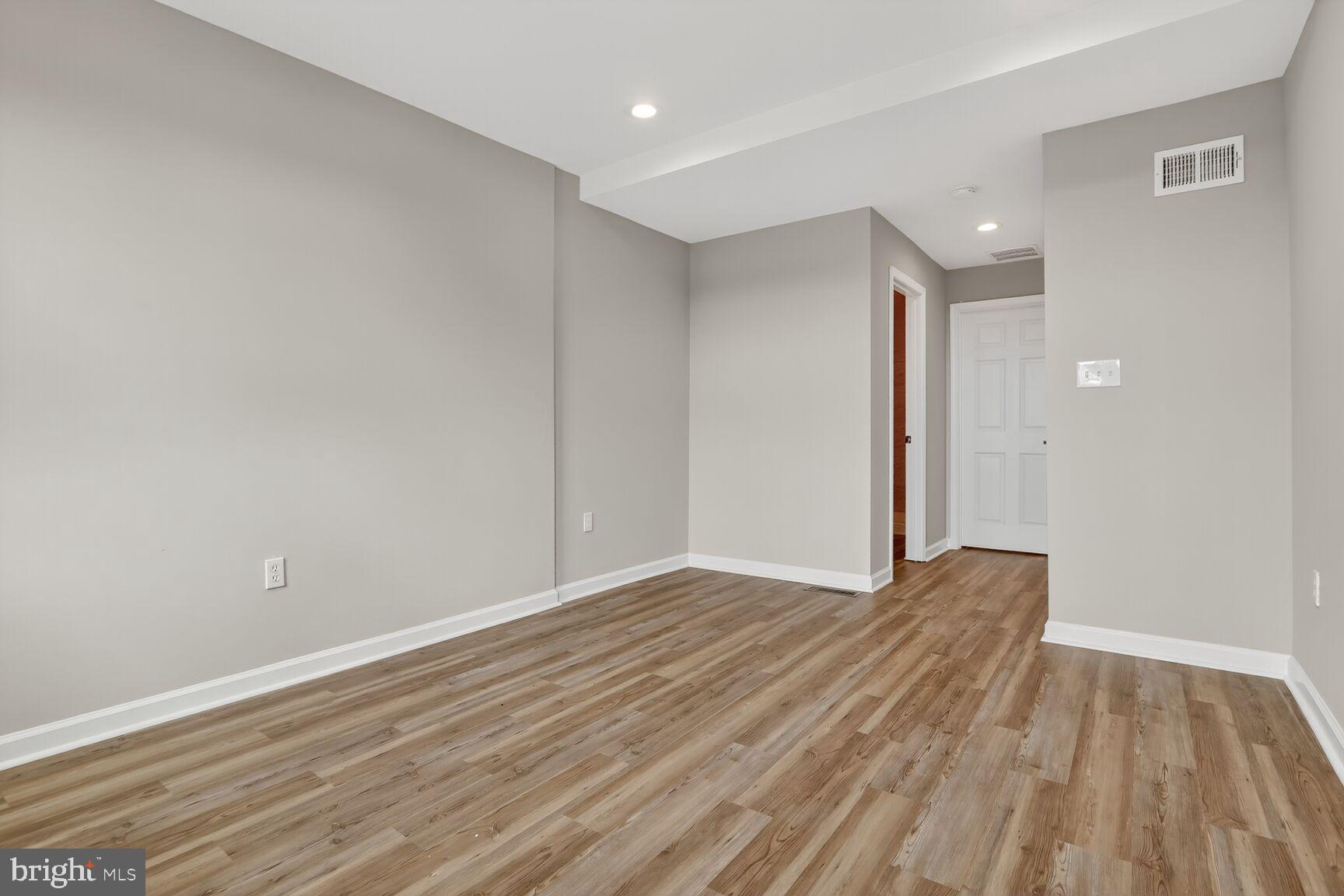 BIDDLE STREET - Residential