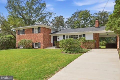 Photo of 1340 N Ivanhoe Street, ALEXANDRIA, VA 22304 (MLS # VAAX2066080)
