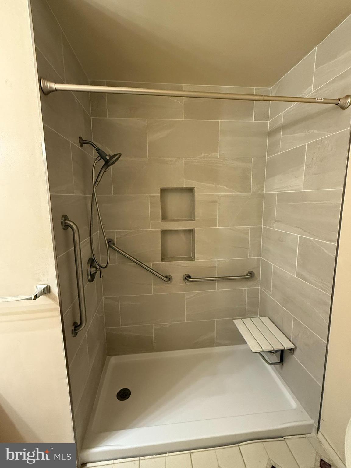 MOUNTAIN VILLAGE - Residential