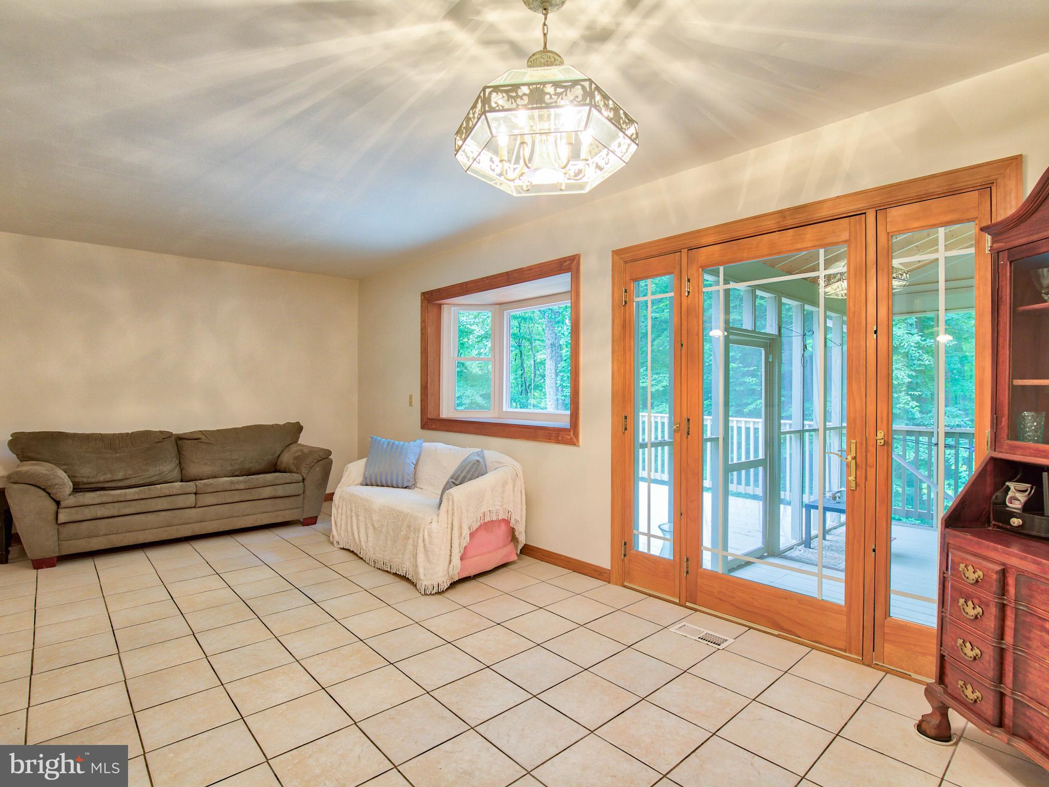 WATERLOO WOODS - Residential