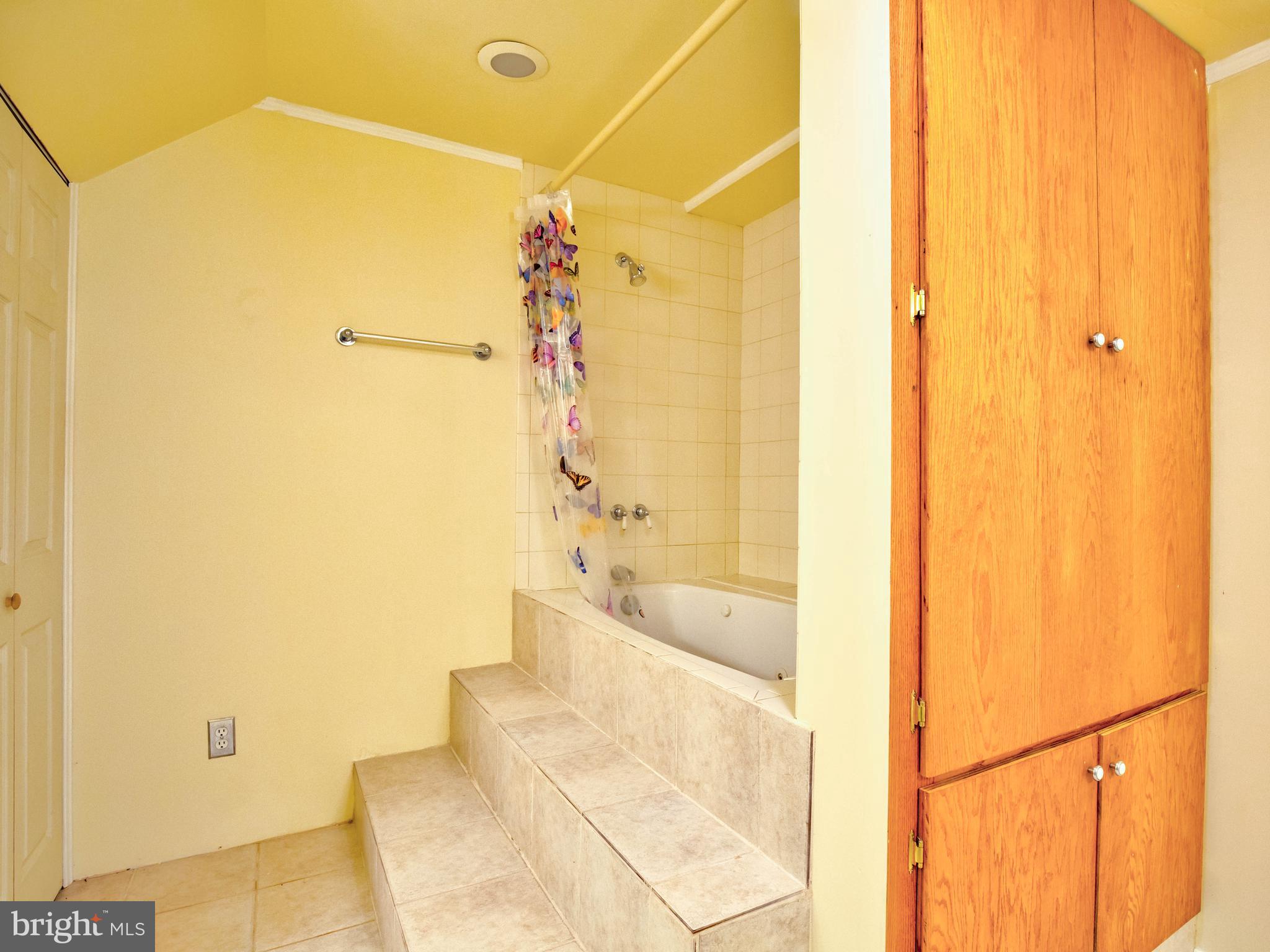 WATERLOO WOODS - Residential