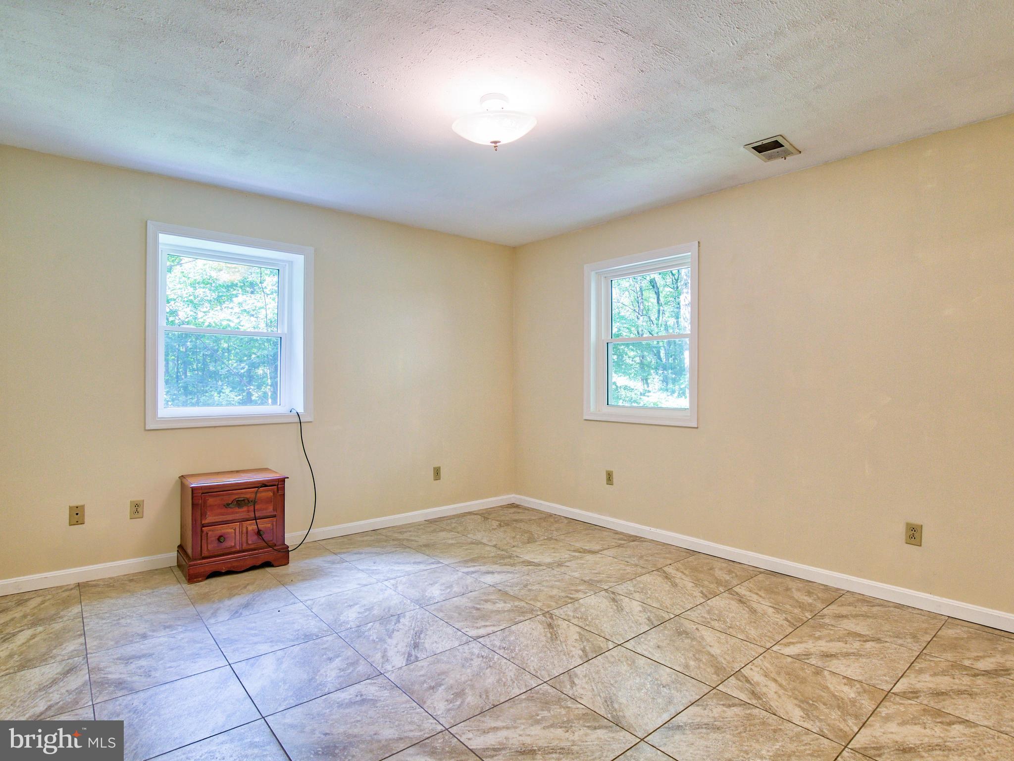 WATERLOO WOODS - Residential