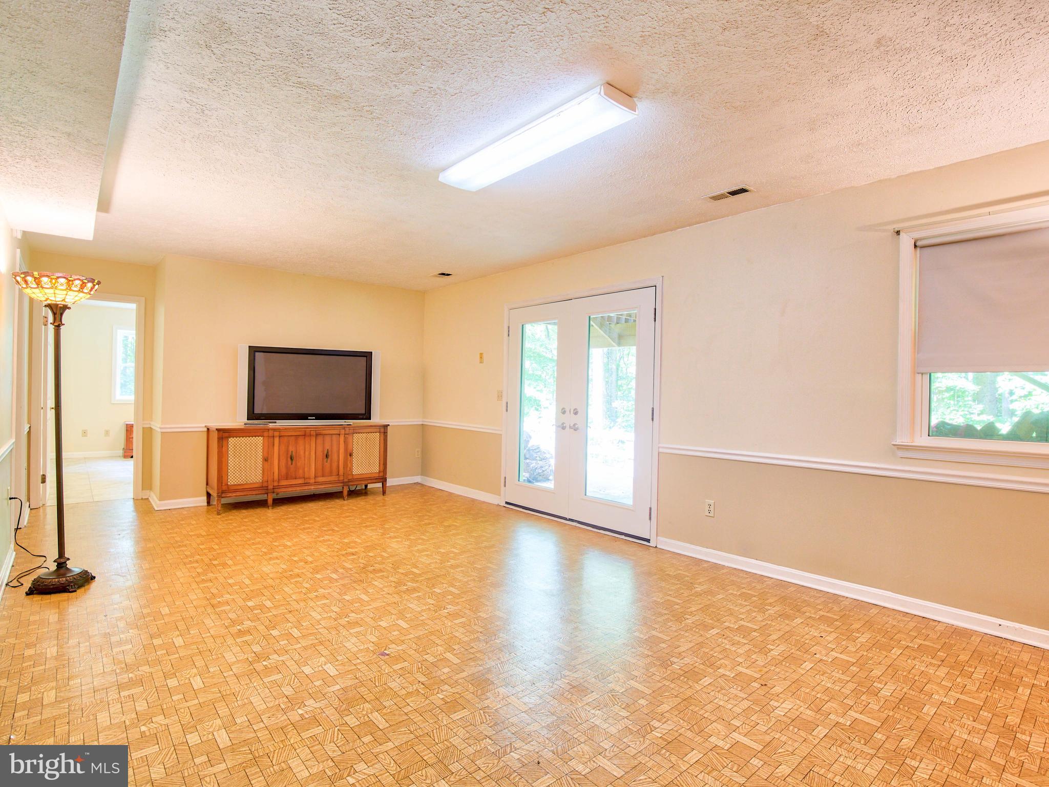 WATERLOO WOODS - Residential