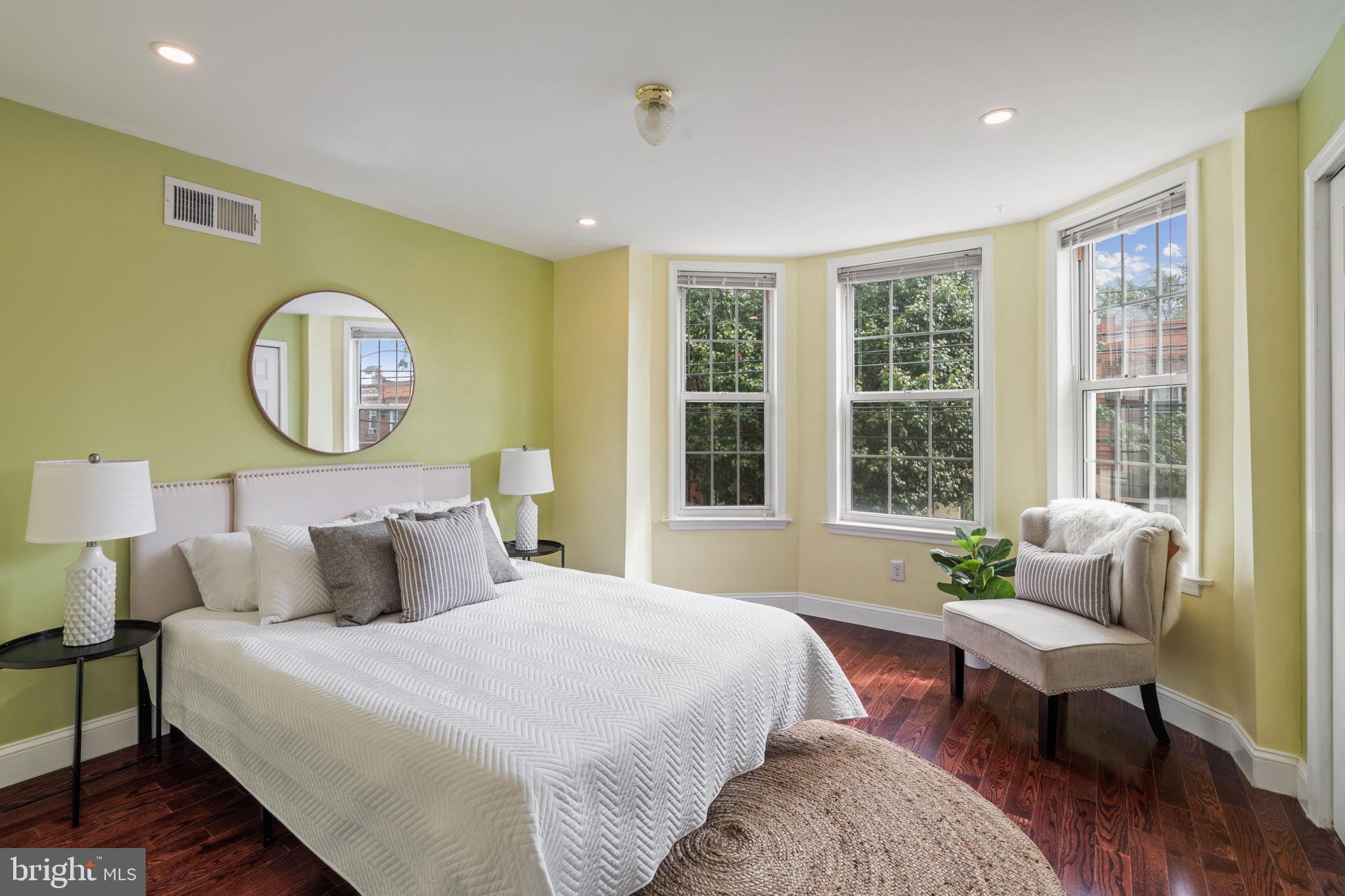 POINT BREEZE - Residential